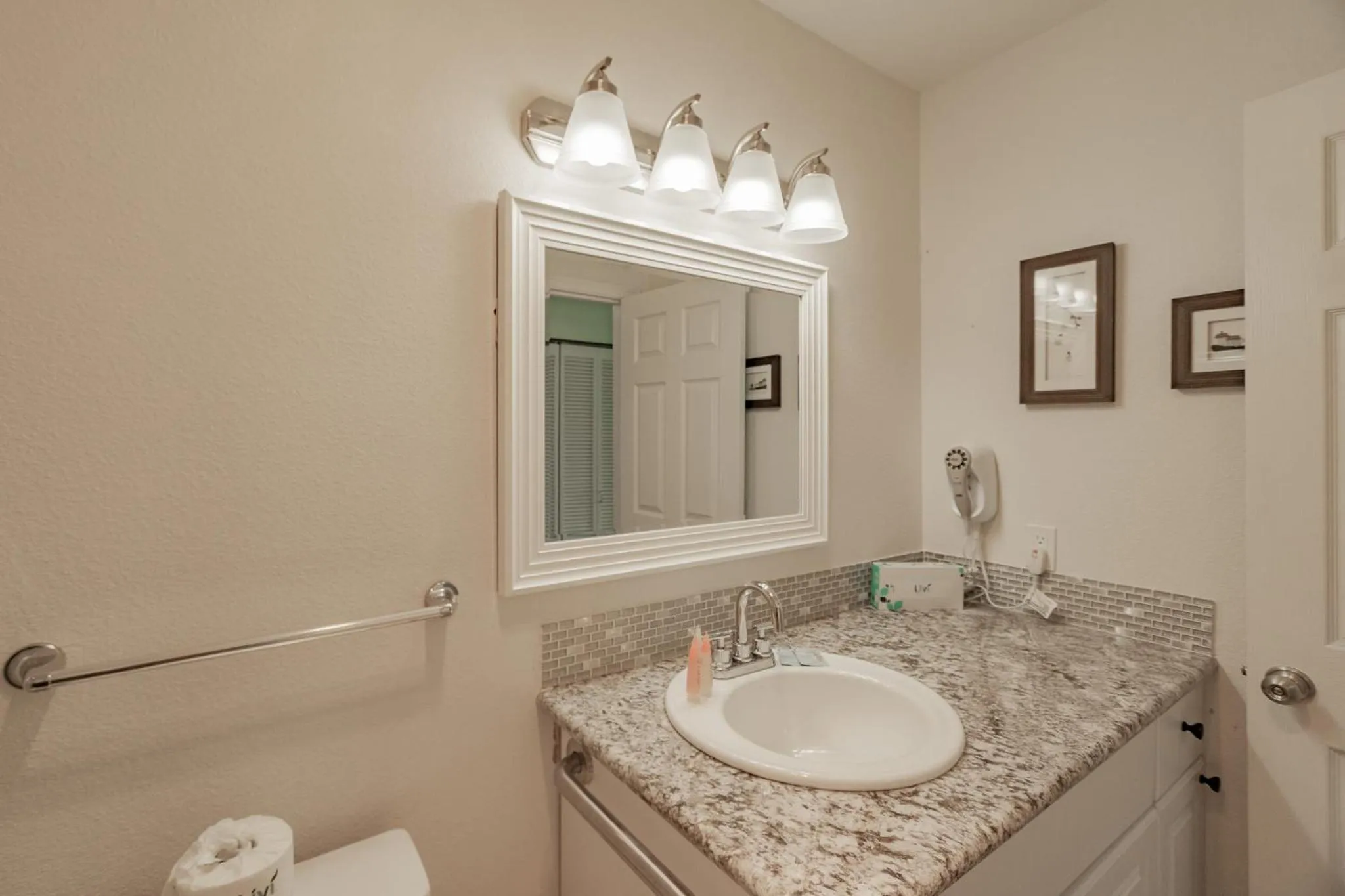 Bathroom in Embarcadero Resort