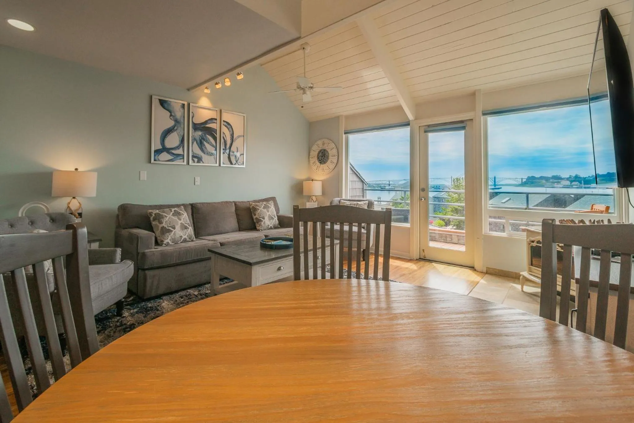 Living room in Embarcadero Resort