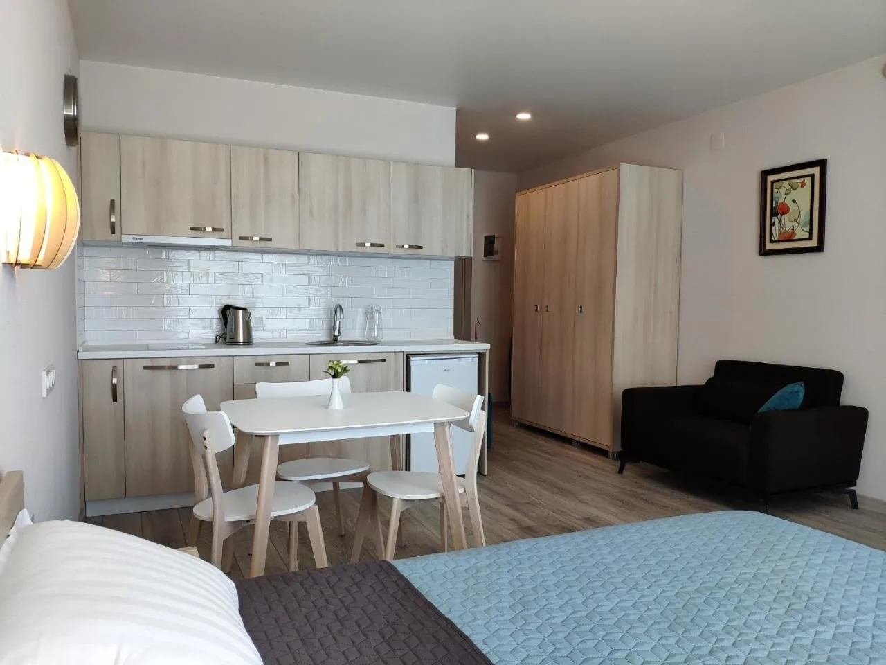 Kitchen or kitchenette, Bed in Green Line