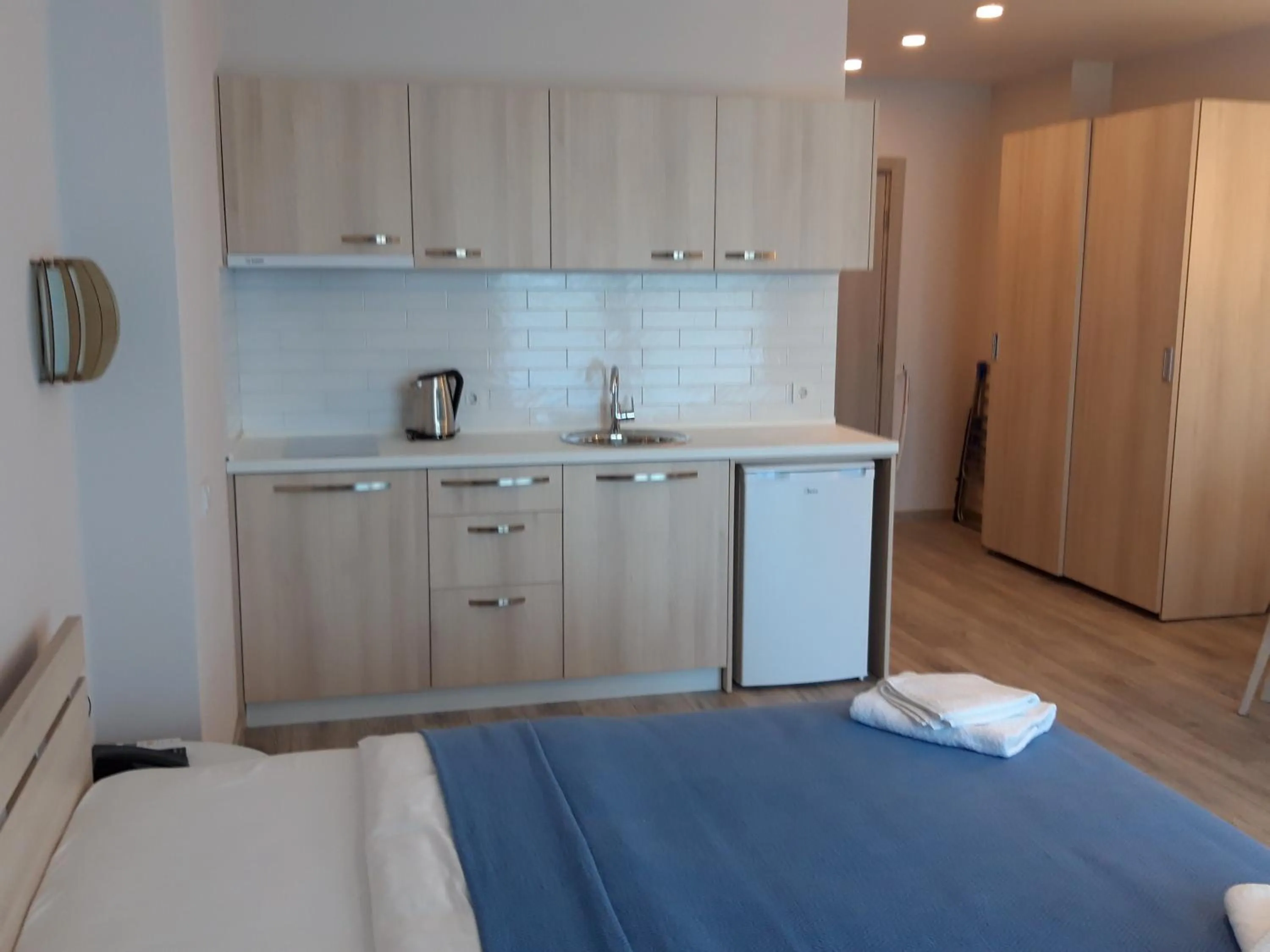 Communal kitchen, Bed in Green Line