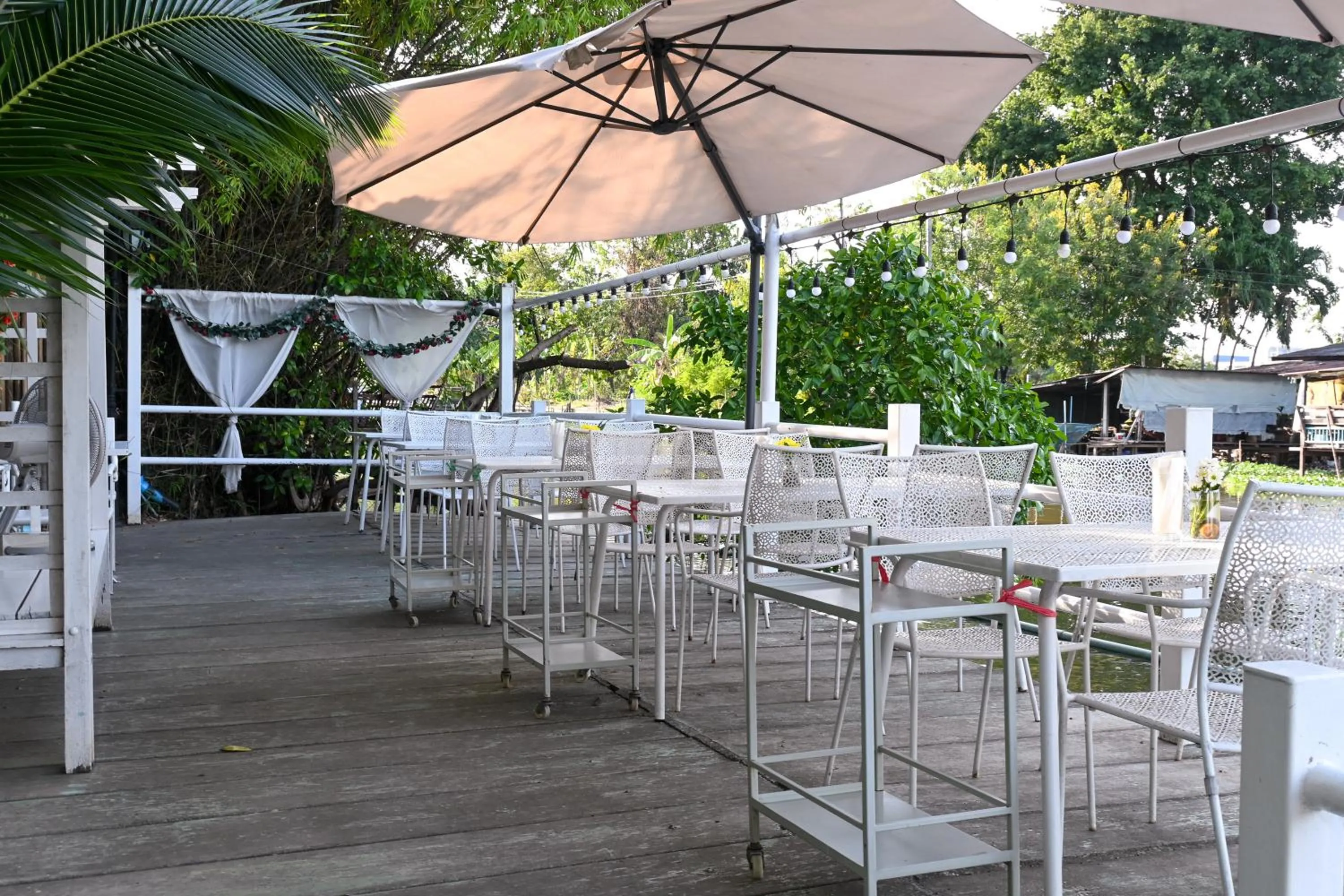 Restaurant/places to eat in Aranta Suvarnabhumi