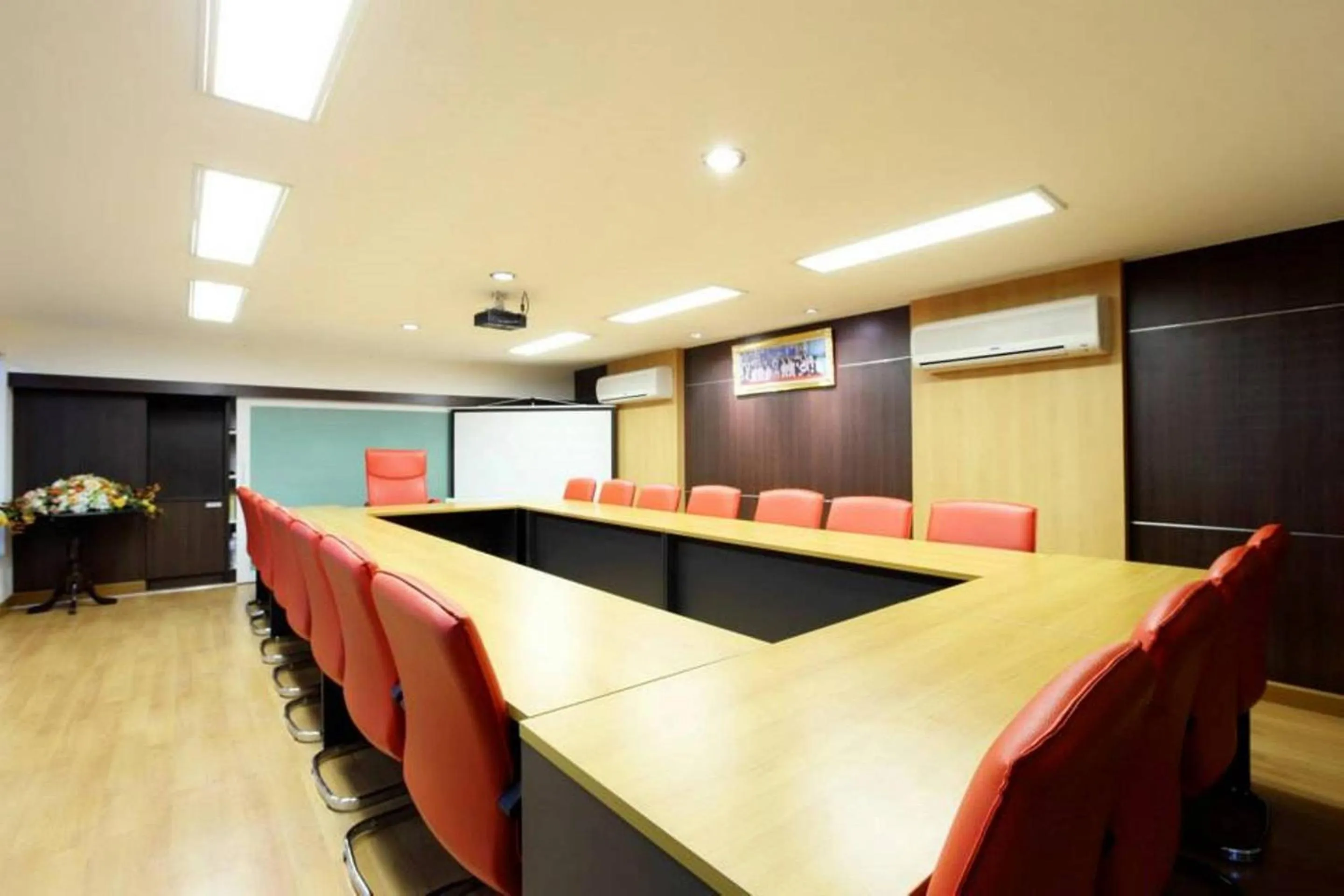 Meeting/conference room in Grand Mandarin Residence