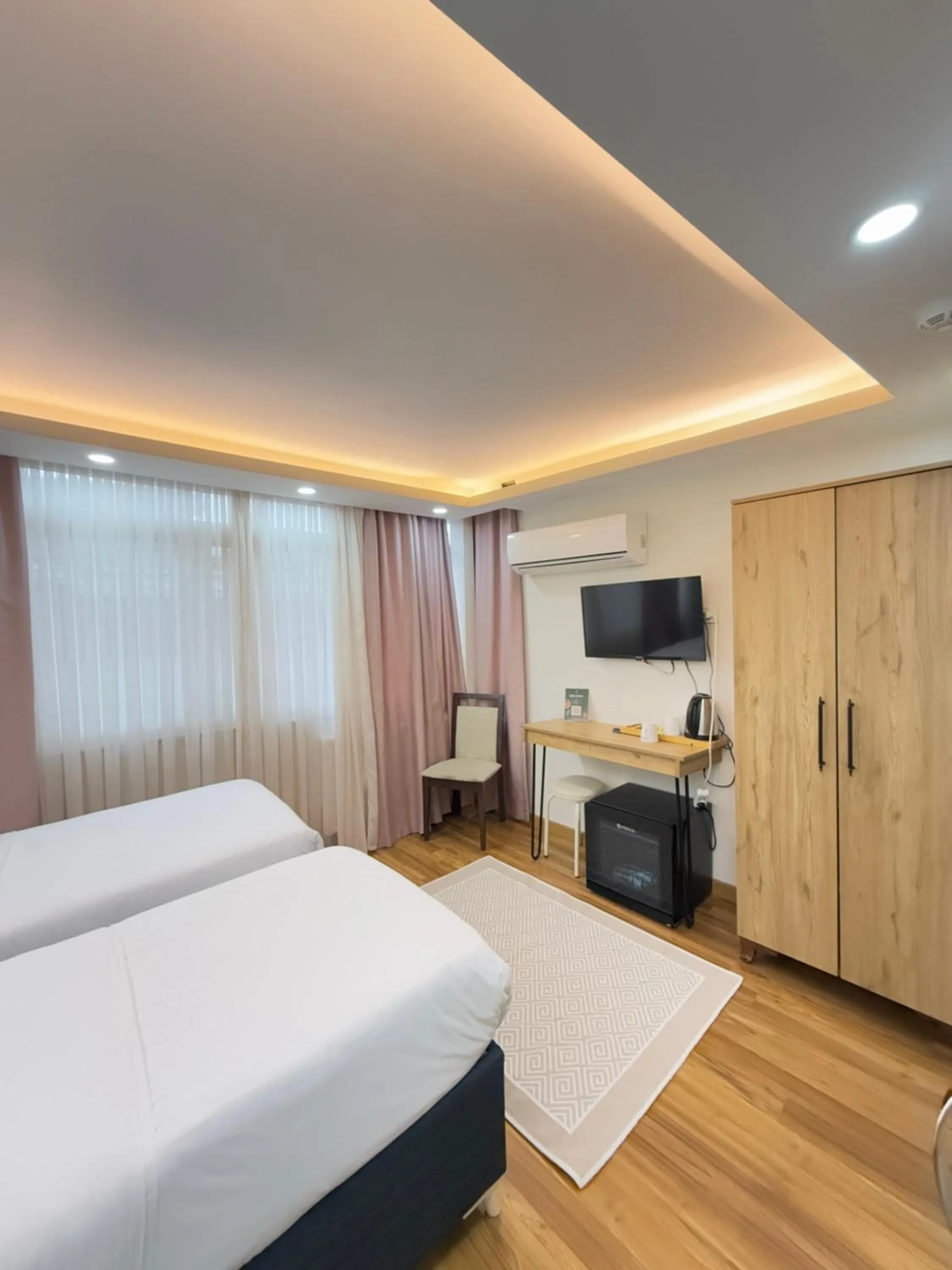 Photo of the whole room, Bed in PALMERA OLD CITY