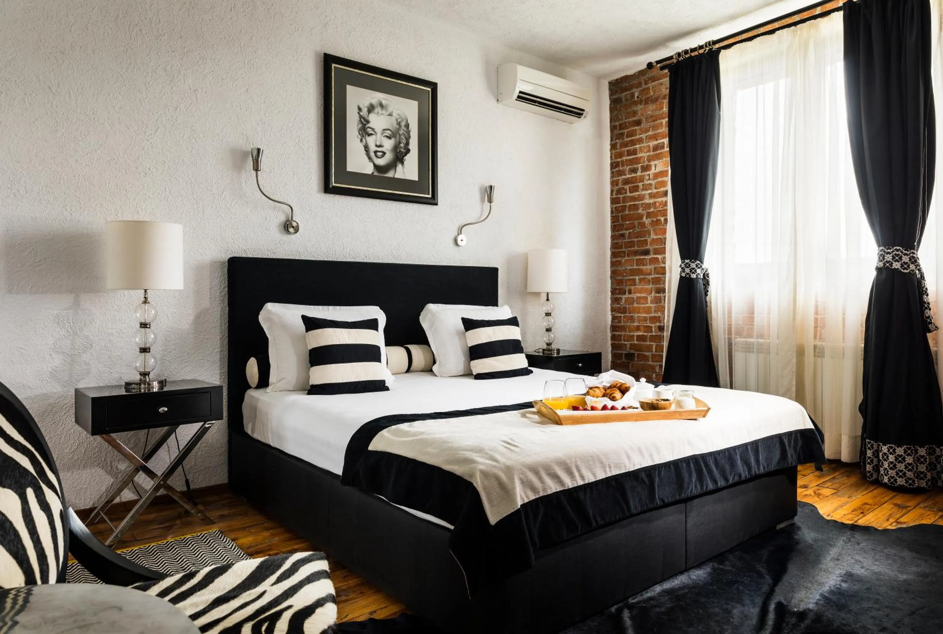 Bed in Chateau Copsa Complex