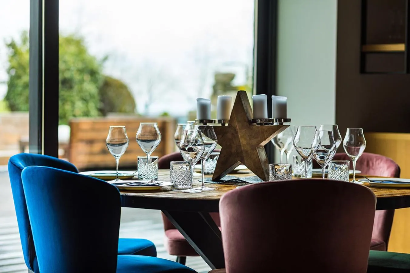 Restaurant/places to eat in Chateau Copsa Complex