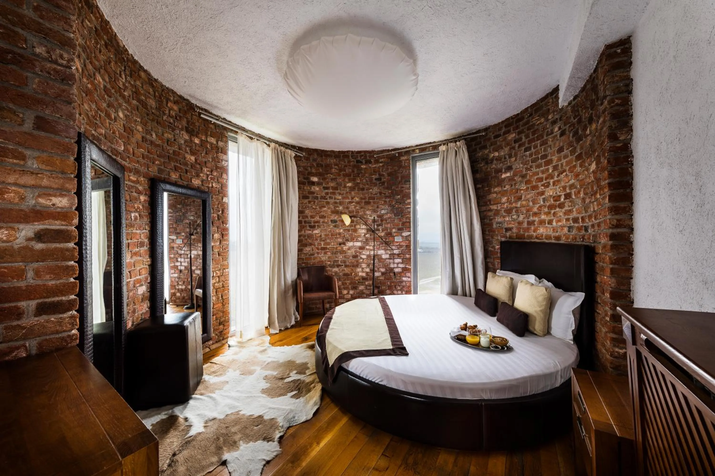 Bed in Chateau Copsa Complex