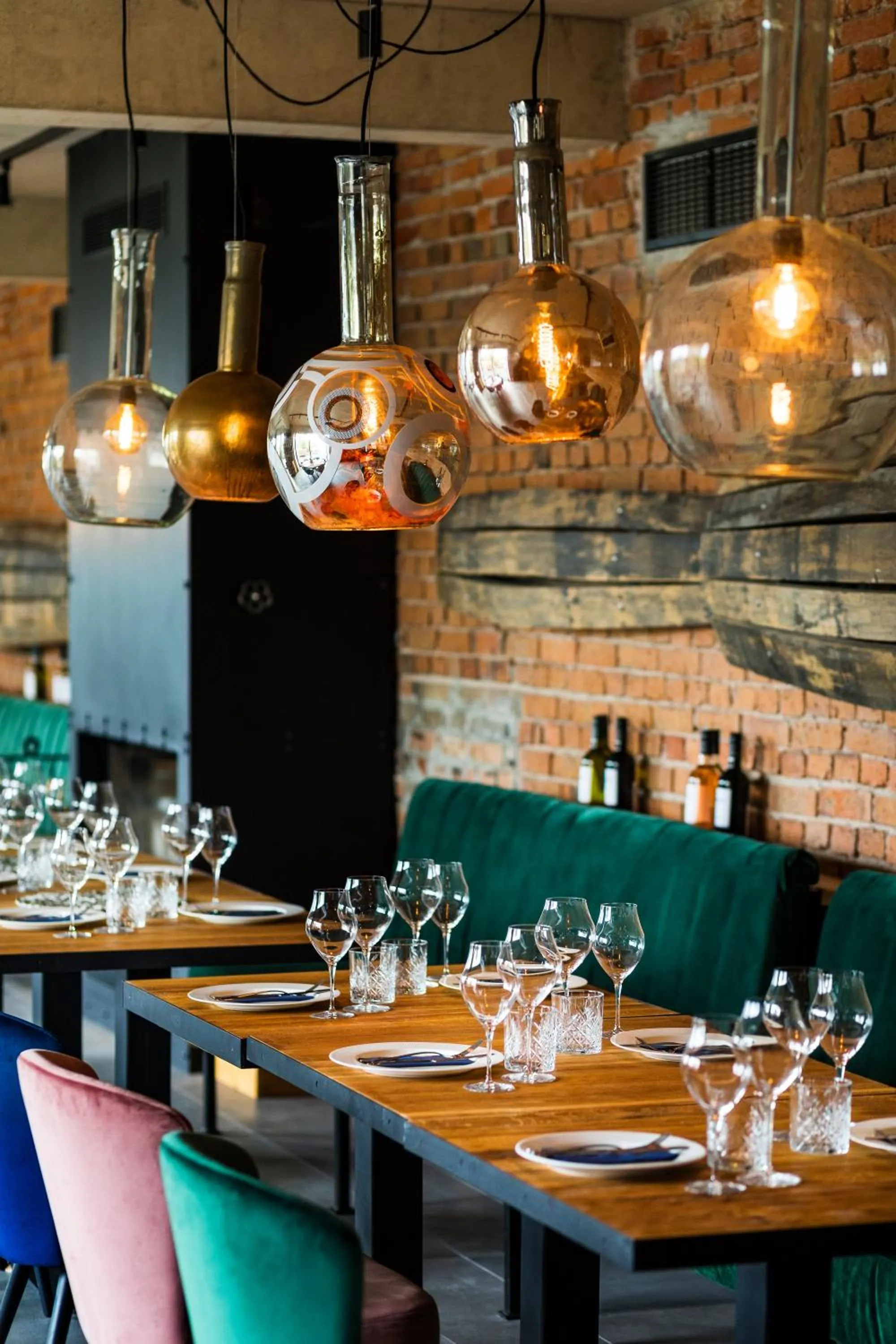 Restaurant/places to eat in Chateau Copsa Complex