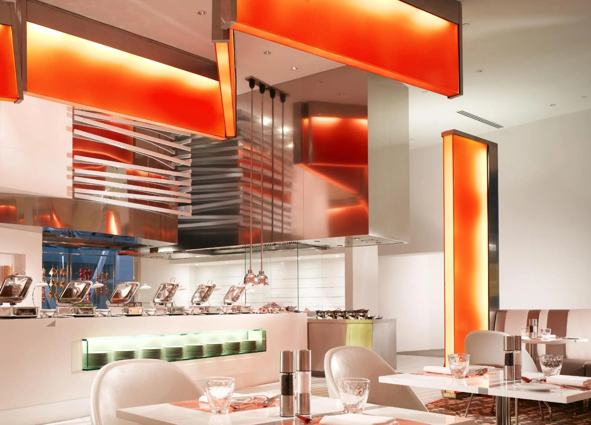 Restaurant/places to eat in Shangri-La Apartments