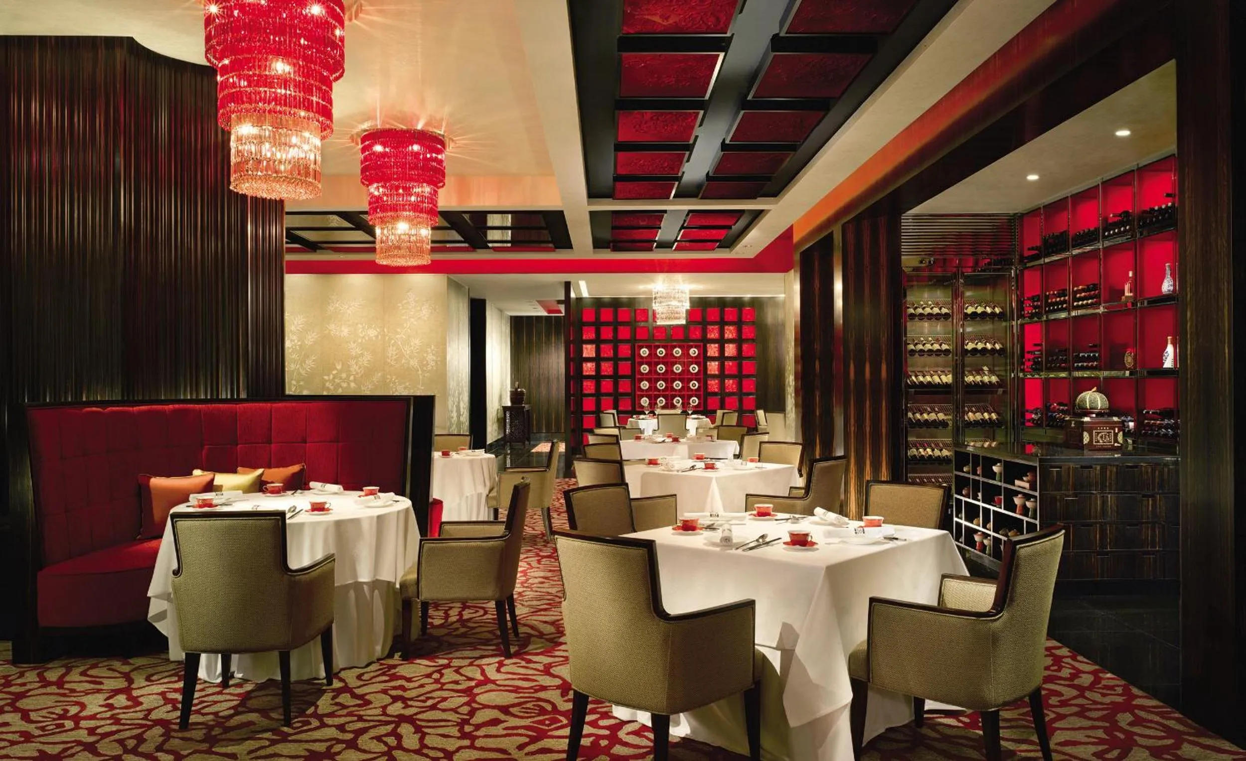 Restaurant/places to eat in Shangri-La Apartments