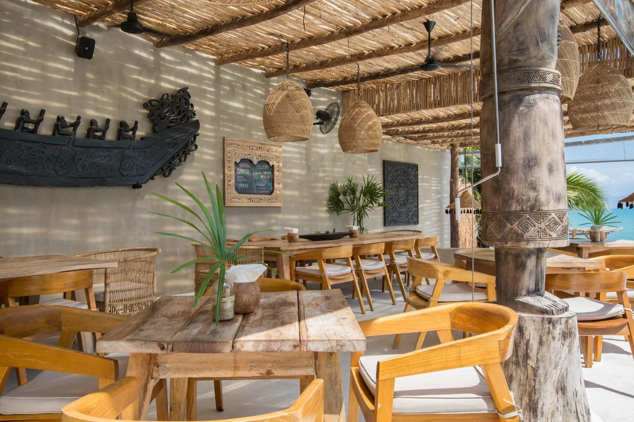 Restaurant/places to eat in Karma Resort