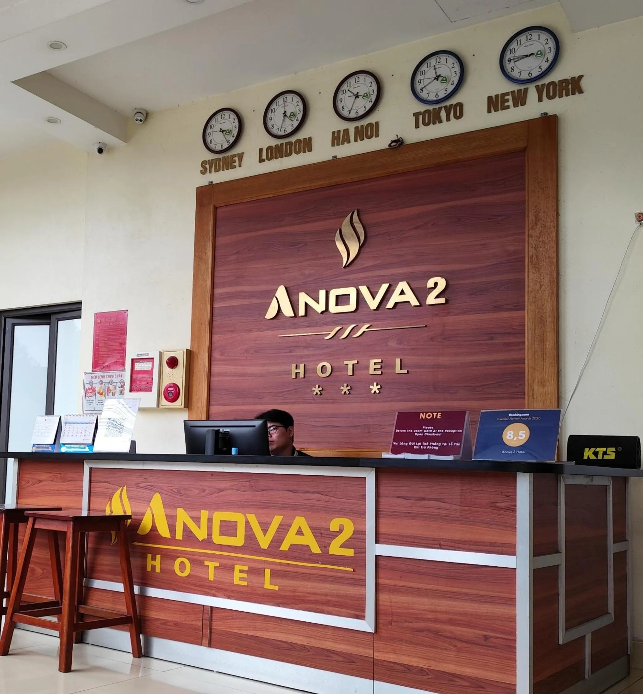 Anova 2 Hotel