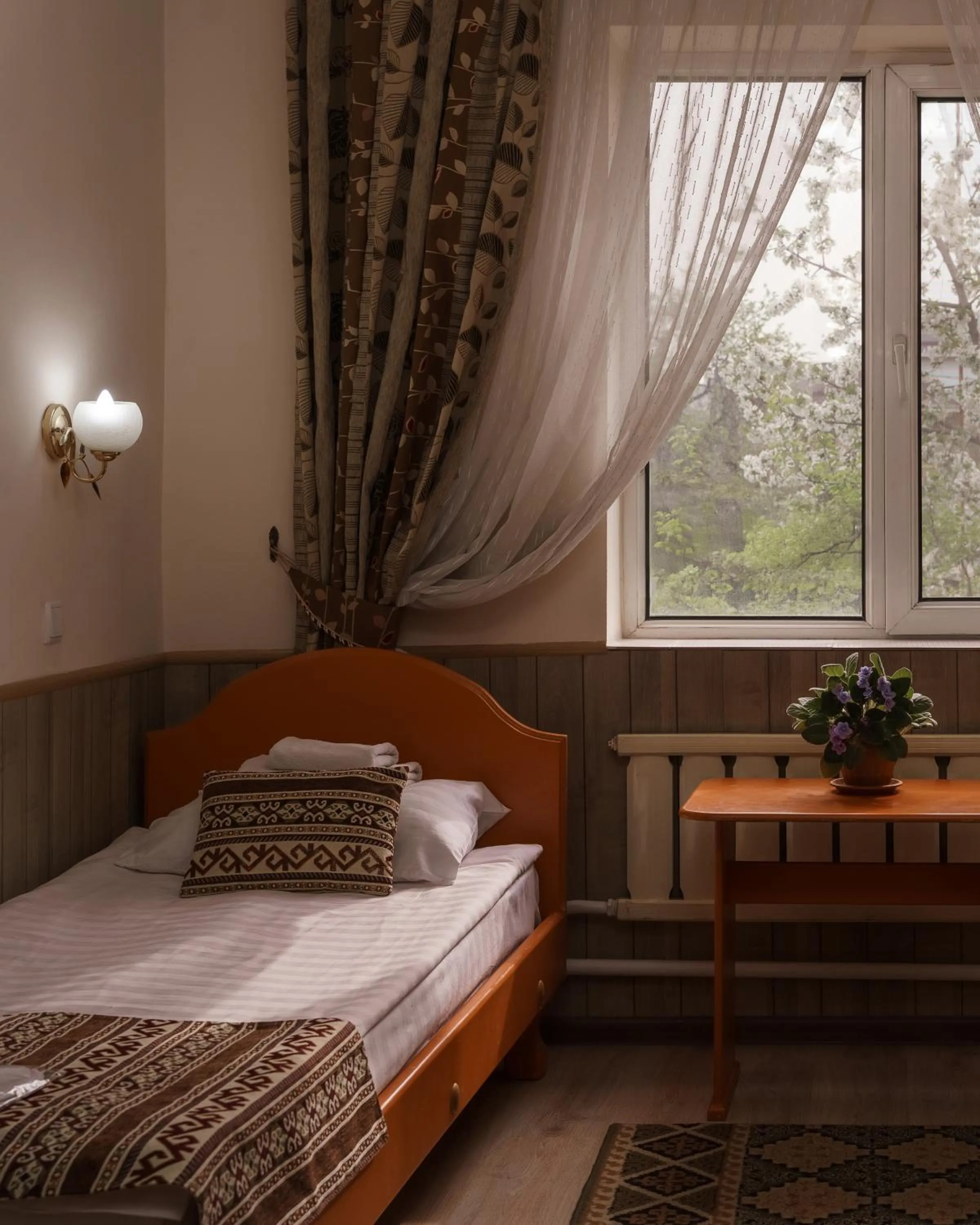 Bed in Alpinist Hotel