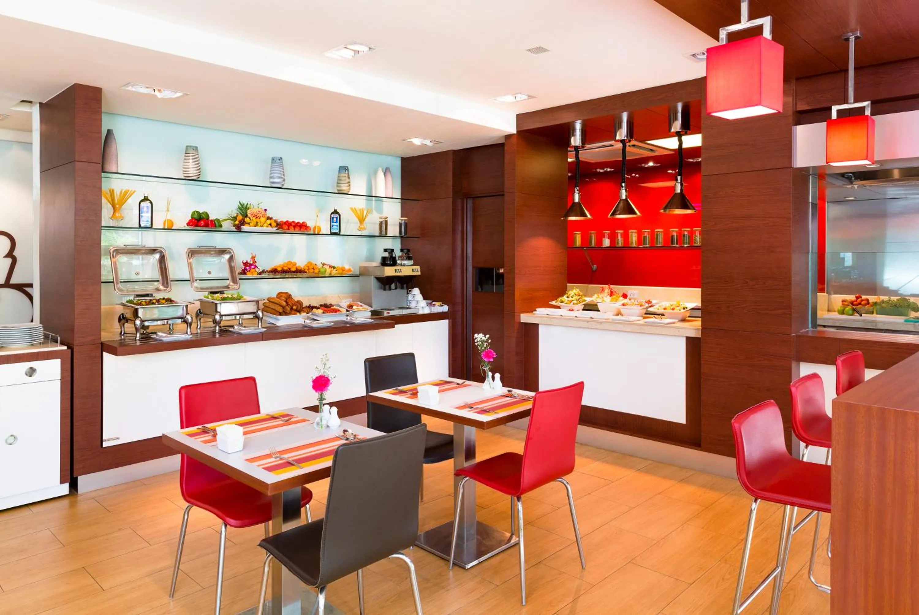 Restaurant/places to eat in ibis Vientiane Nam Phu