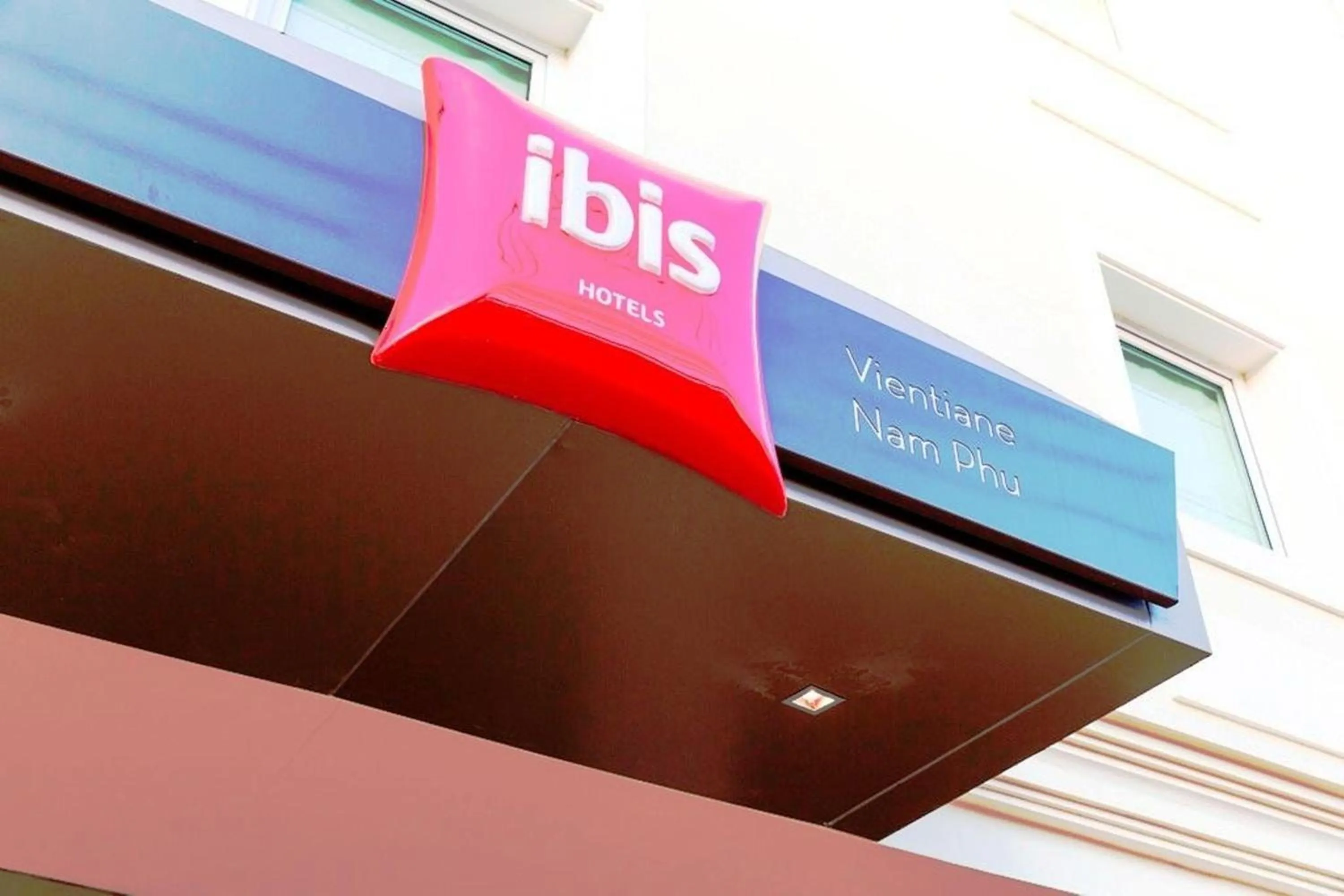 Facade/entrance in ibis Vientiane Nam Phu
