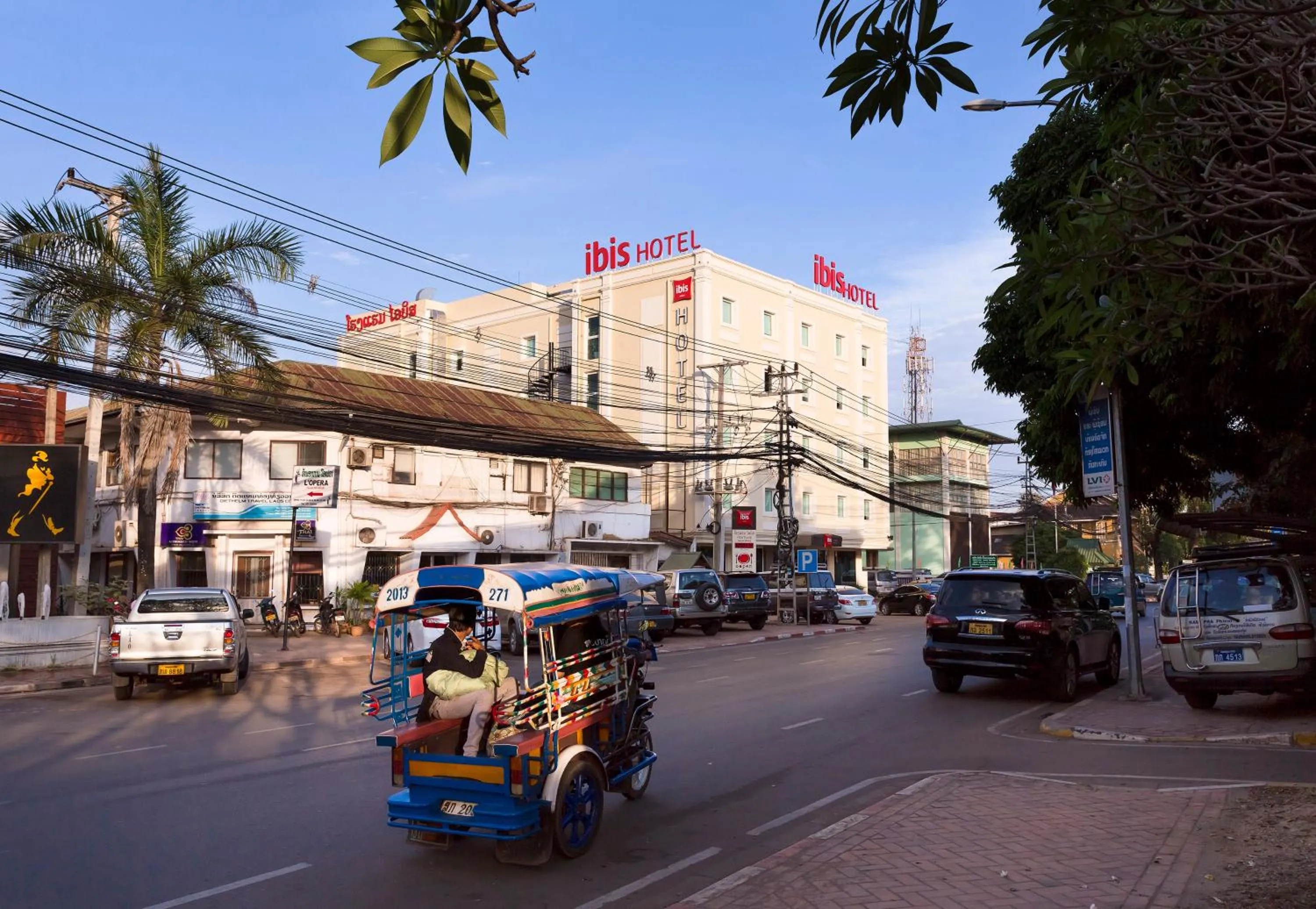 Facade/entrance in ibis Vientiane Nam Phu