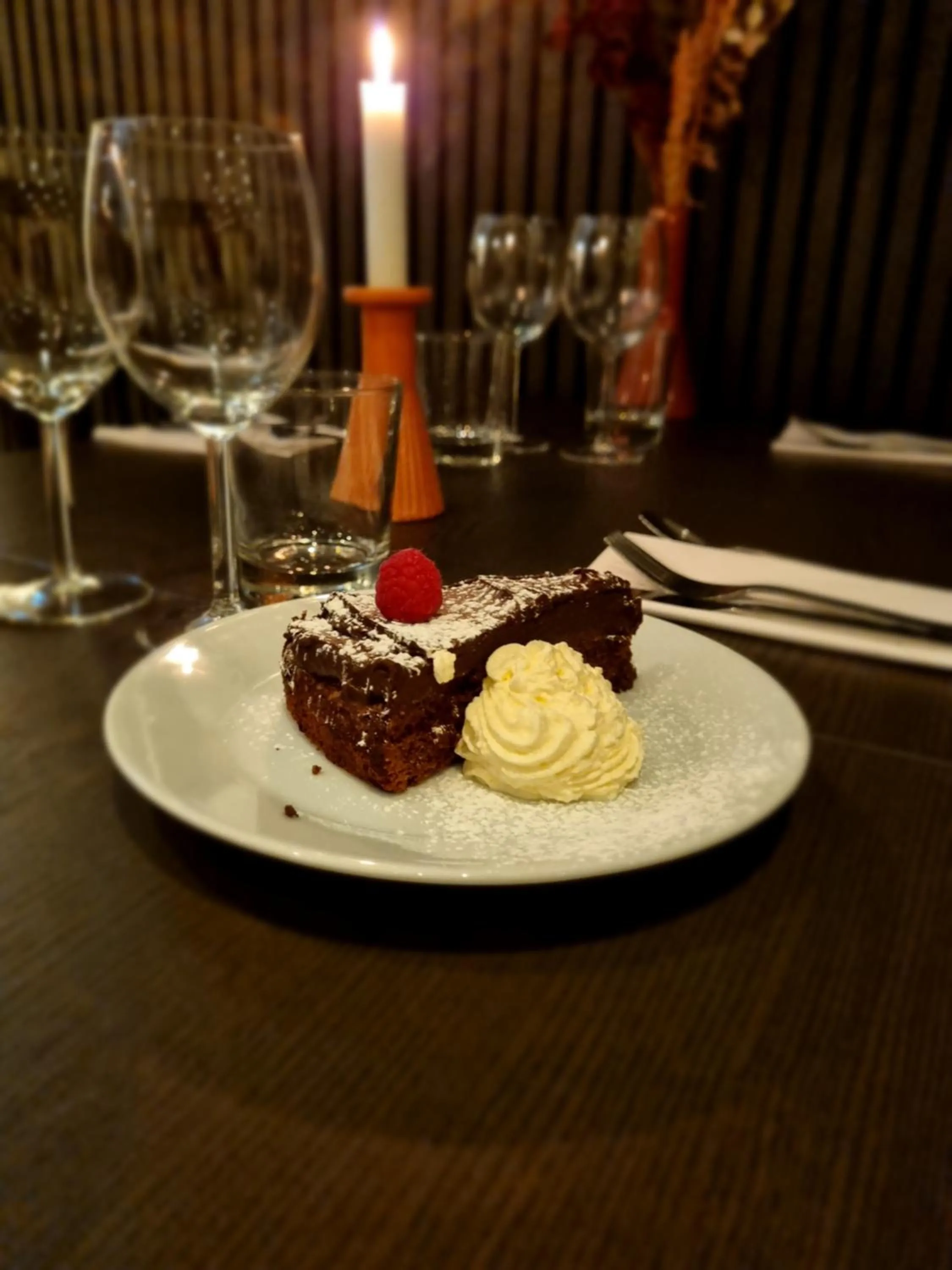 Food and drinks in Gamla Järnhandeln - Norrskedika Hotell