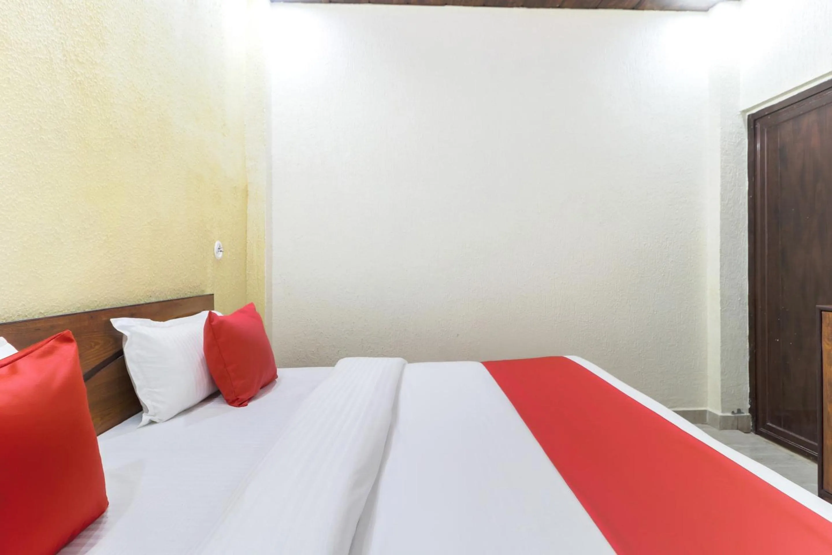 Bathroom, Bed in Hotel O Dev Raj