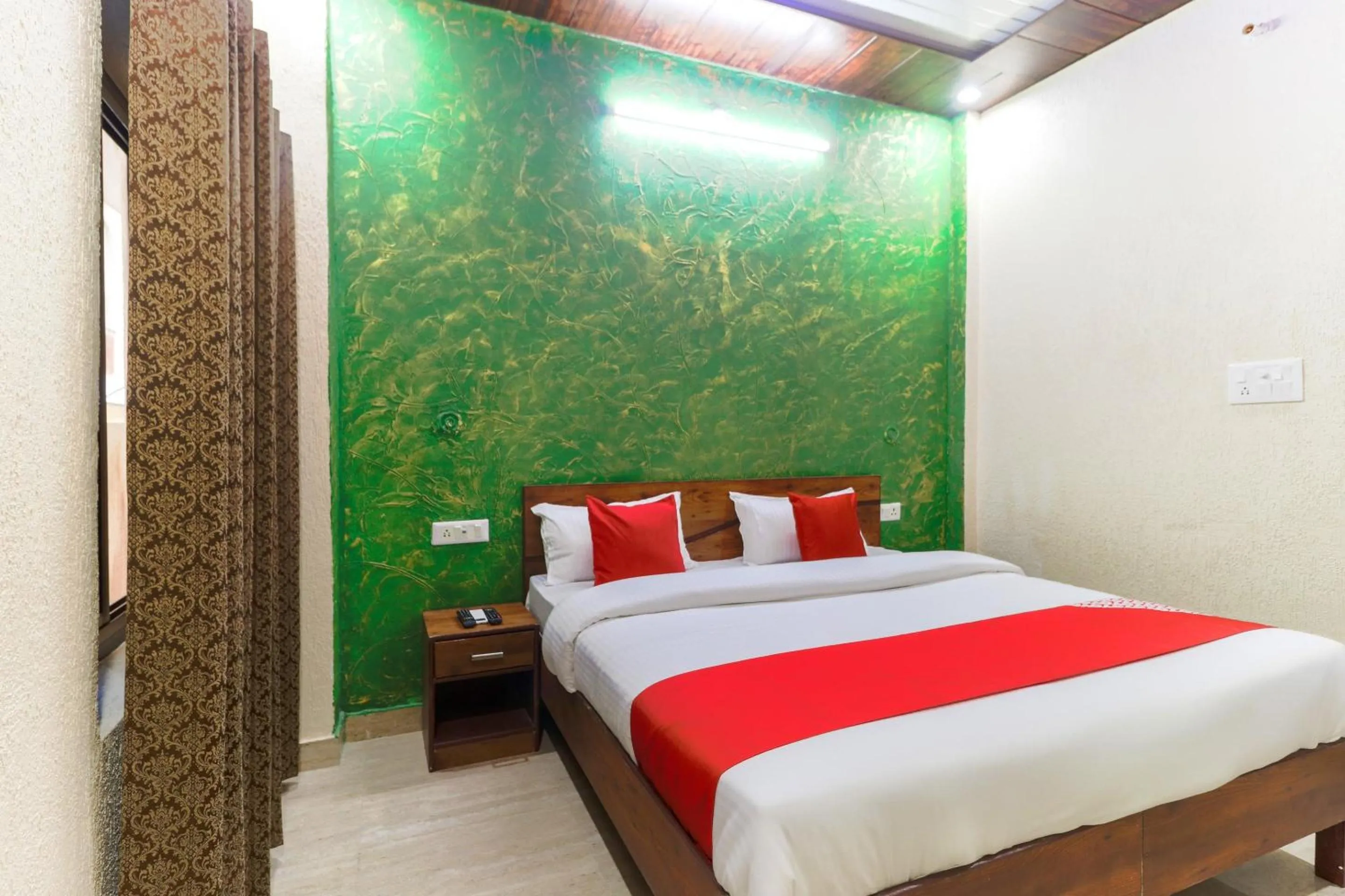 Lobby or reception, Bed in Hotel O Dev Raj