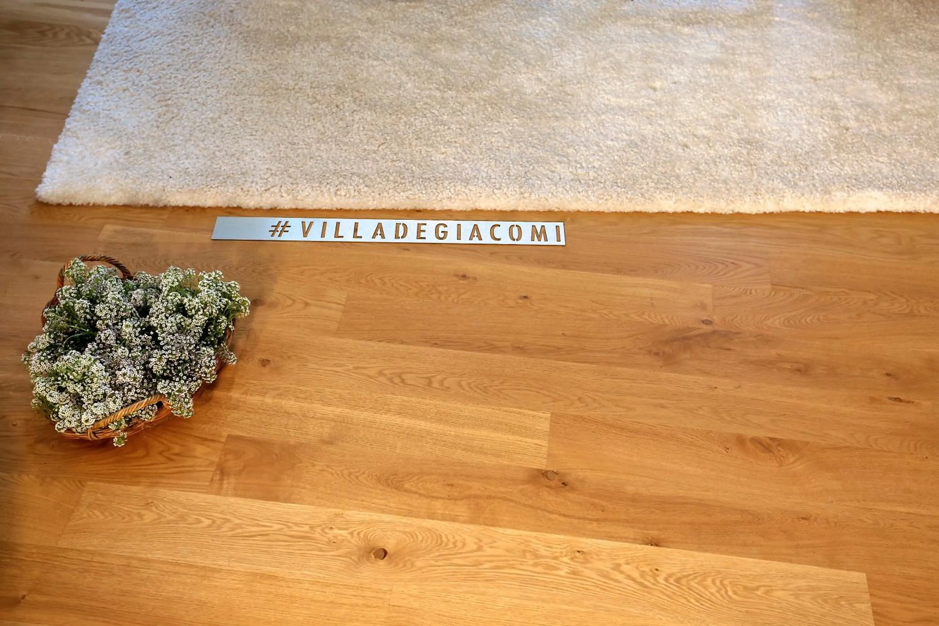 Logo/Certificate/Sign in Villa De' Giacomi