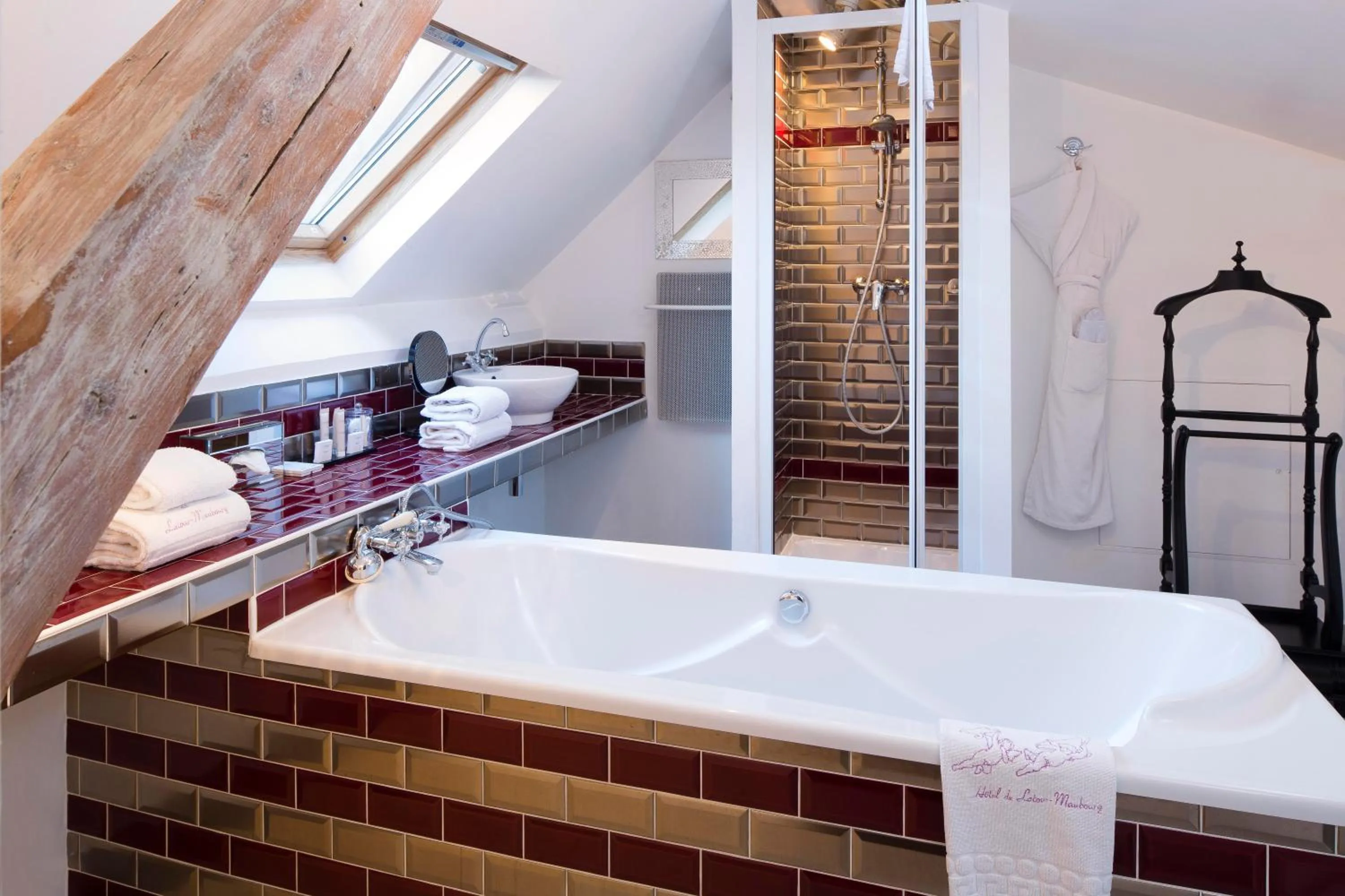 Shower in Hotel & Spa de Latour Maubourg