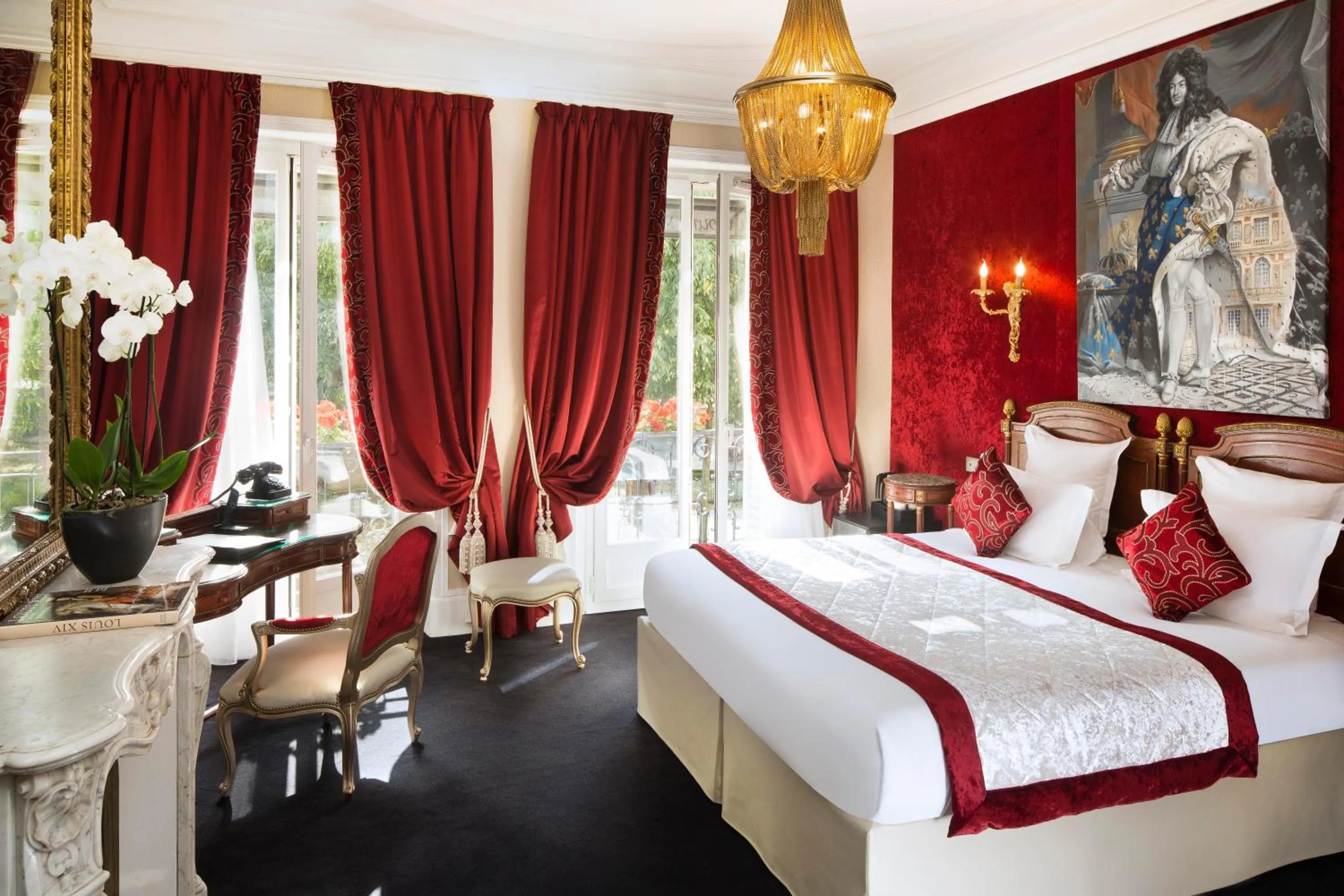 Photo of the whole room, Bed in Hotel & Spa de Latour Maubourg