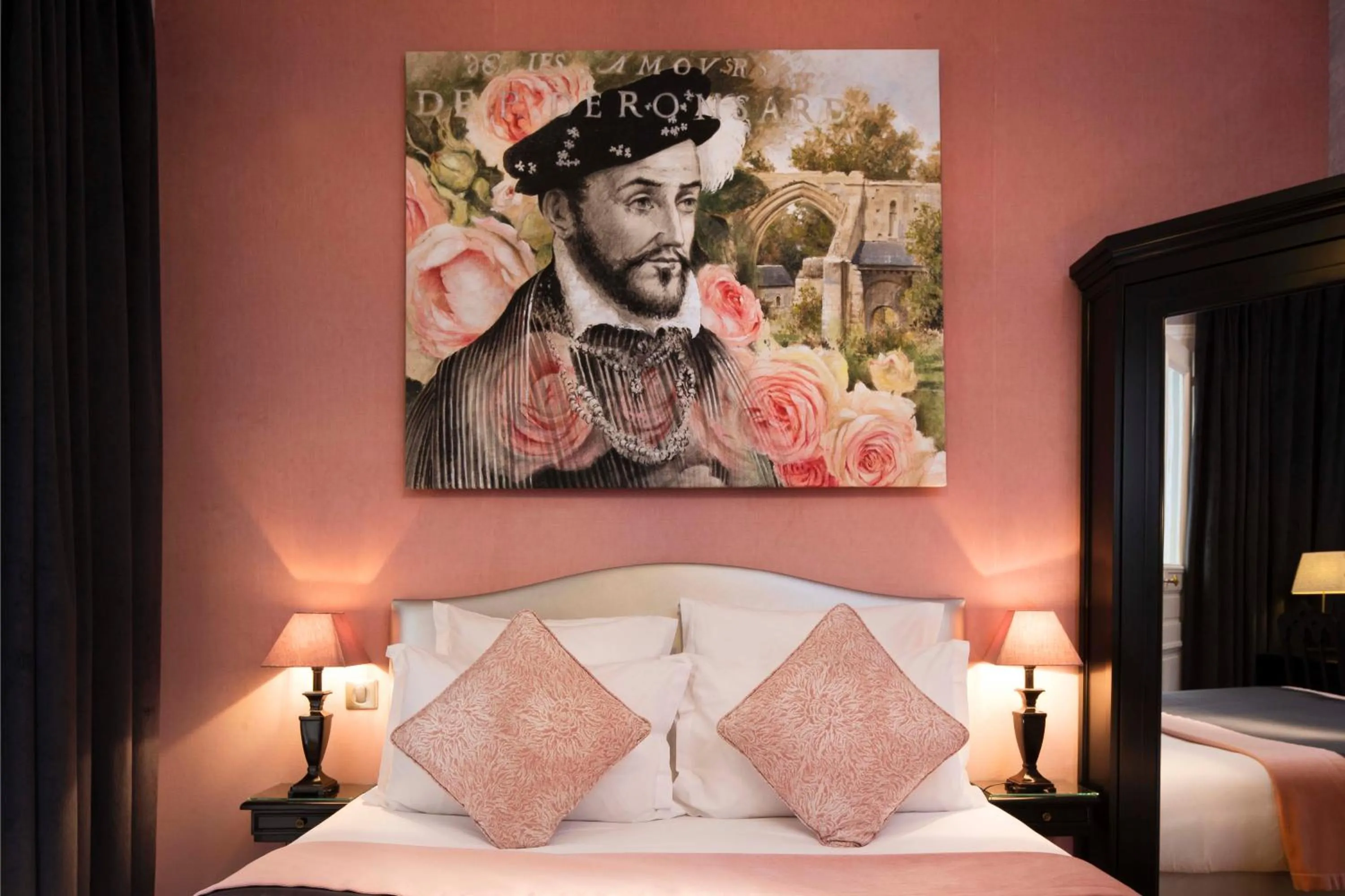 Photo of the whole room, Bed in Hotel & Spa de Latour Maubourg