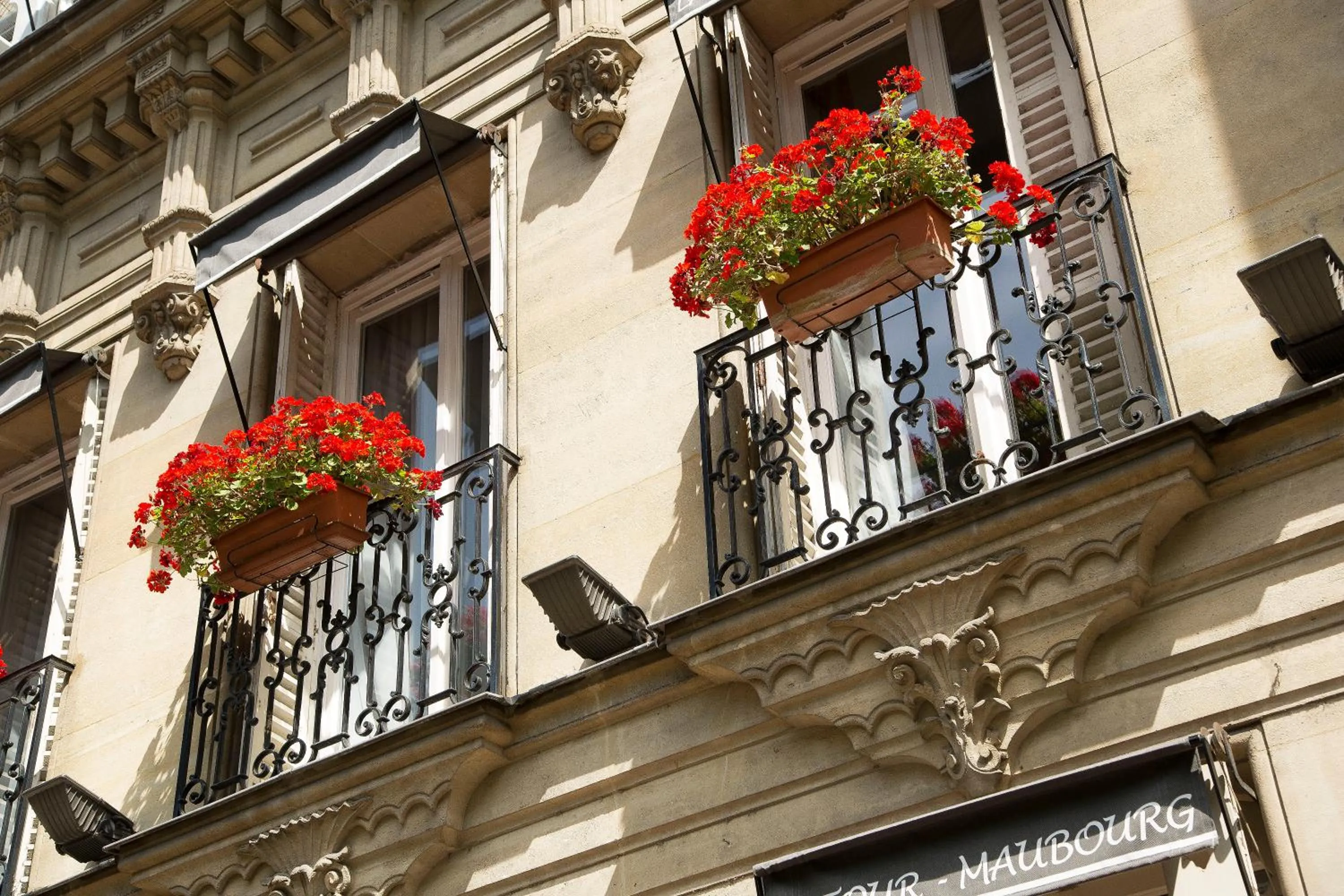 Facade/entrance in Hotel & Spa de Latour Maubourg
