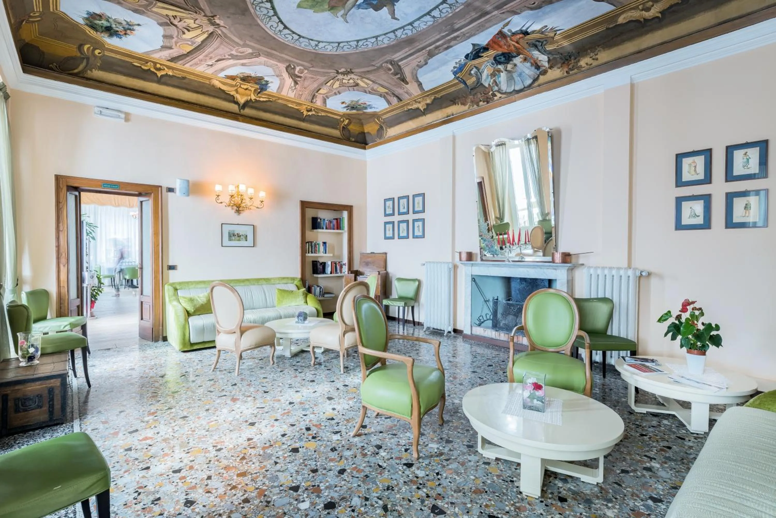 Living room in Villa Belvedere Como Lake Relais