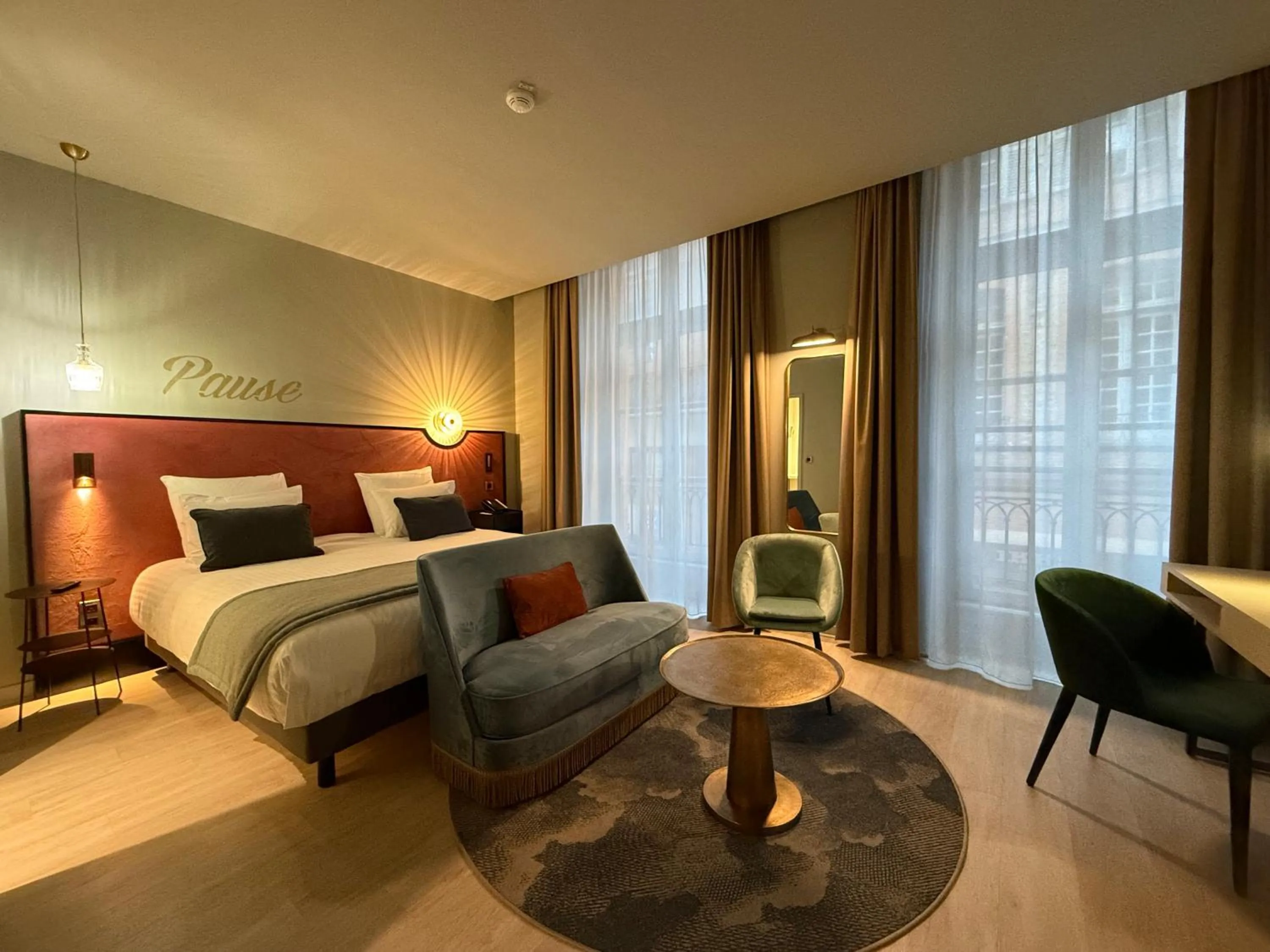 Bed in Hôtel Mercure Montauban