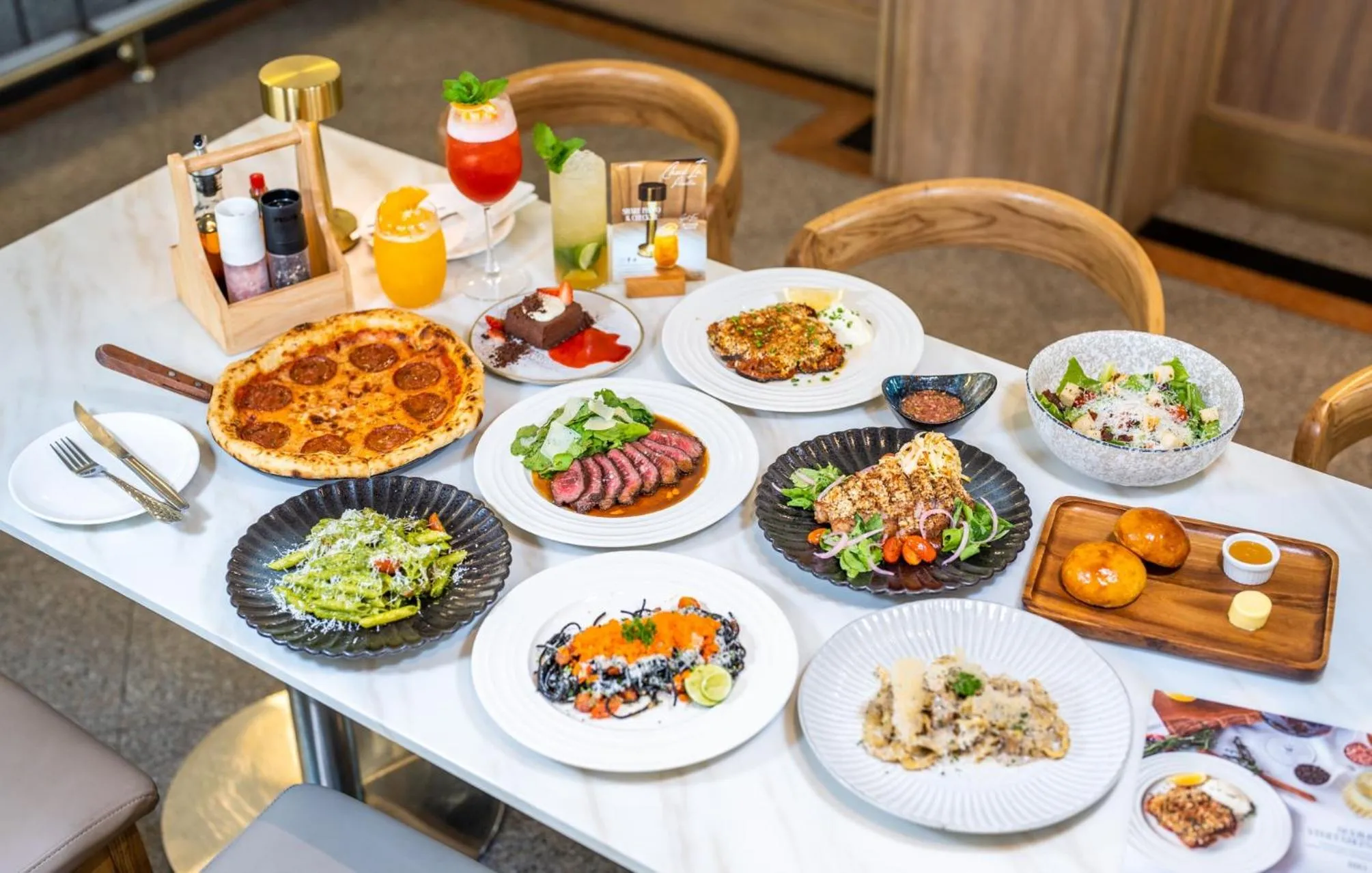 Restaurant/places to eat in Sirin Hotel & Resident