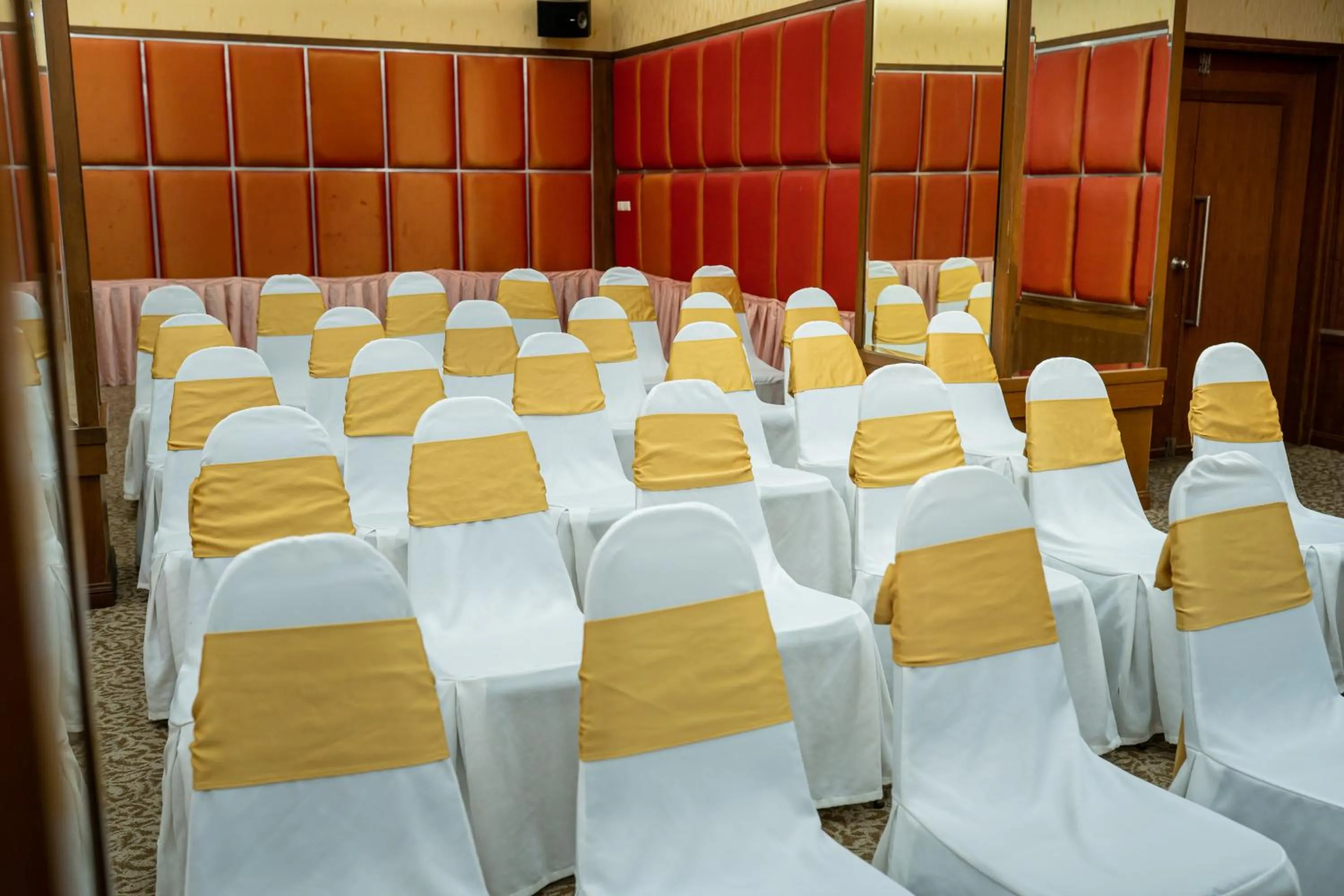 Meeting/conference room in Sirin Hotel & Resident