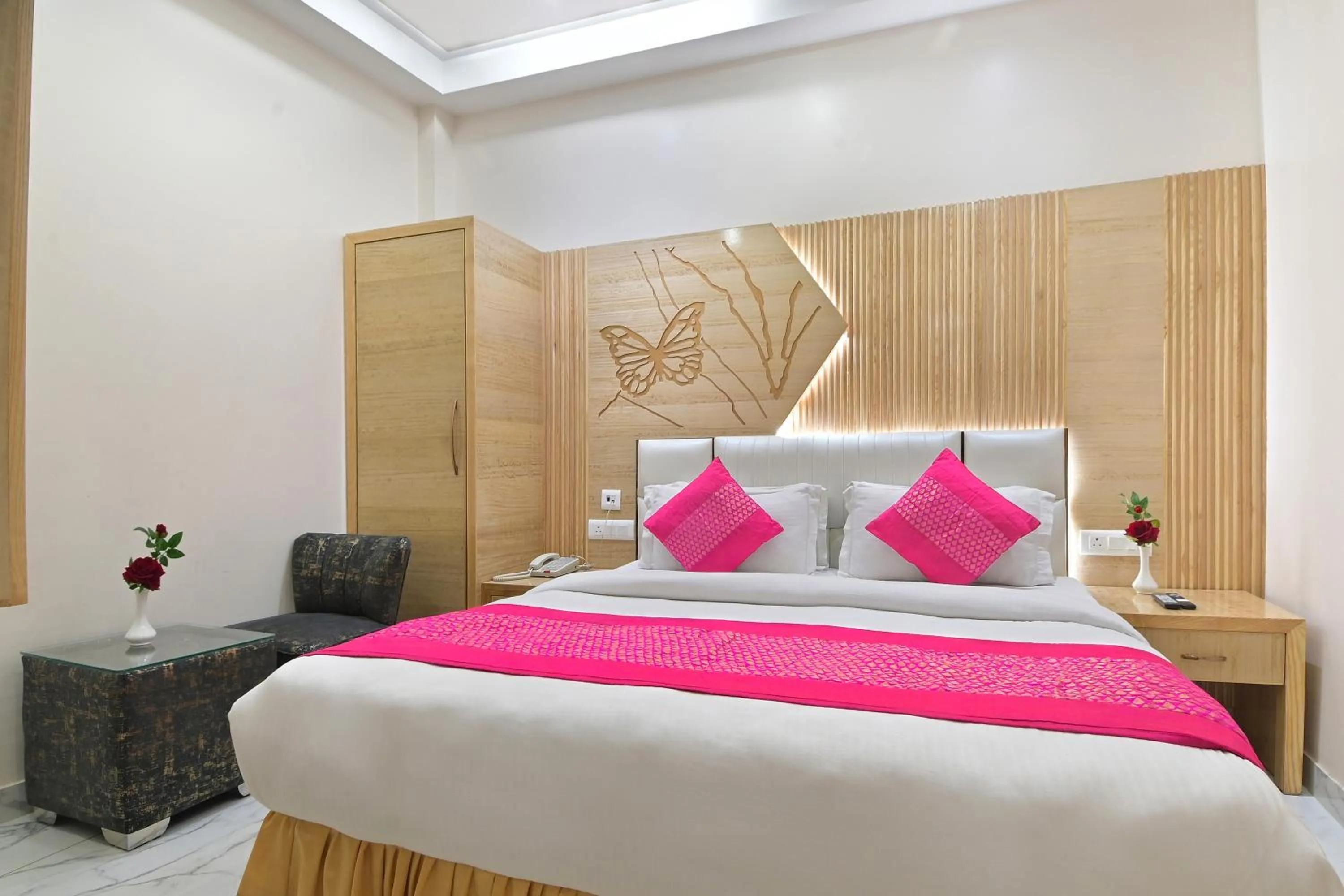 Bed in Hotel Aman International -All Staff Vaccinated