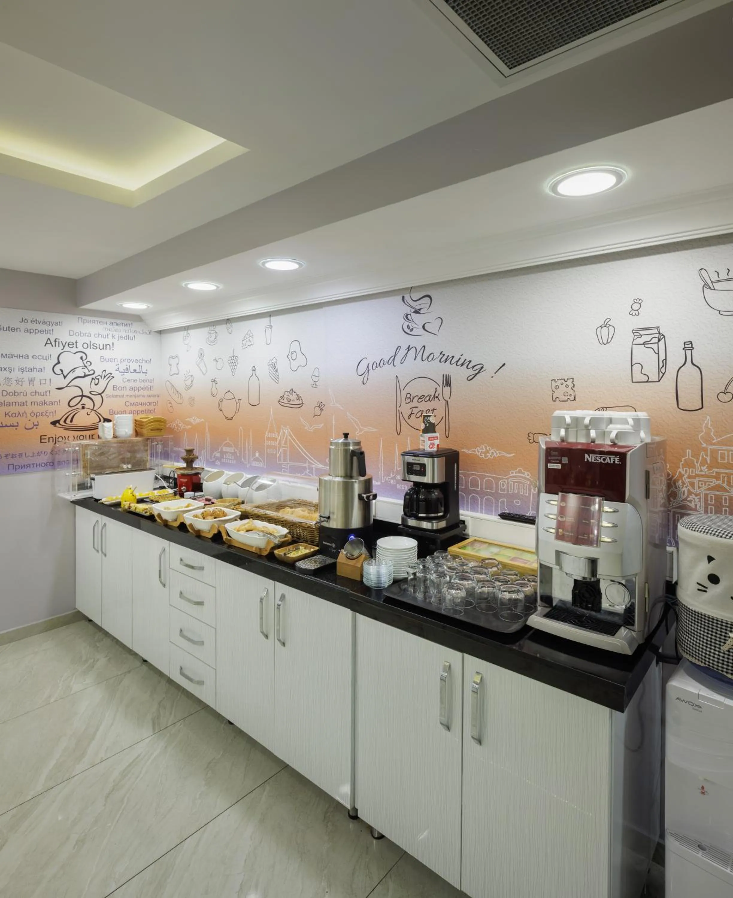 Coffee/tea facilities in OBAHAN HOTEL-Special Class