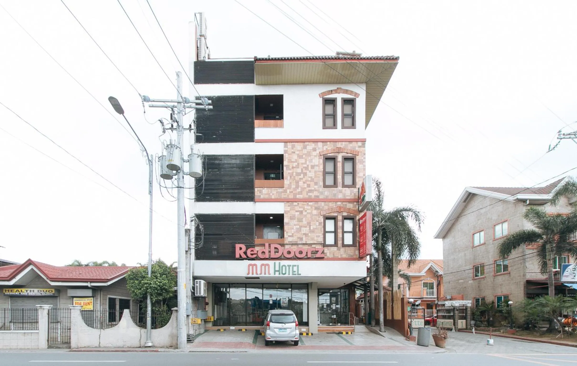 Property building in RedDoorz Plus at MM Hotel Las Pinas former RedDoorz Plus Near Bamboo Organ