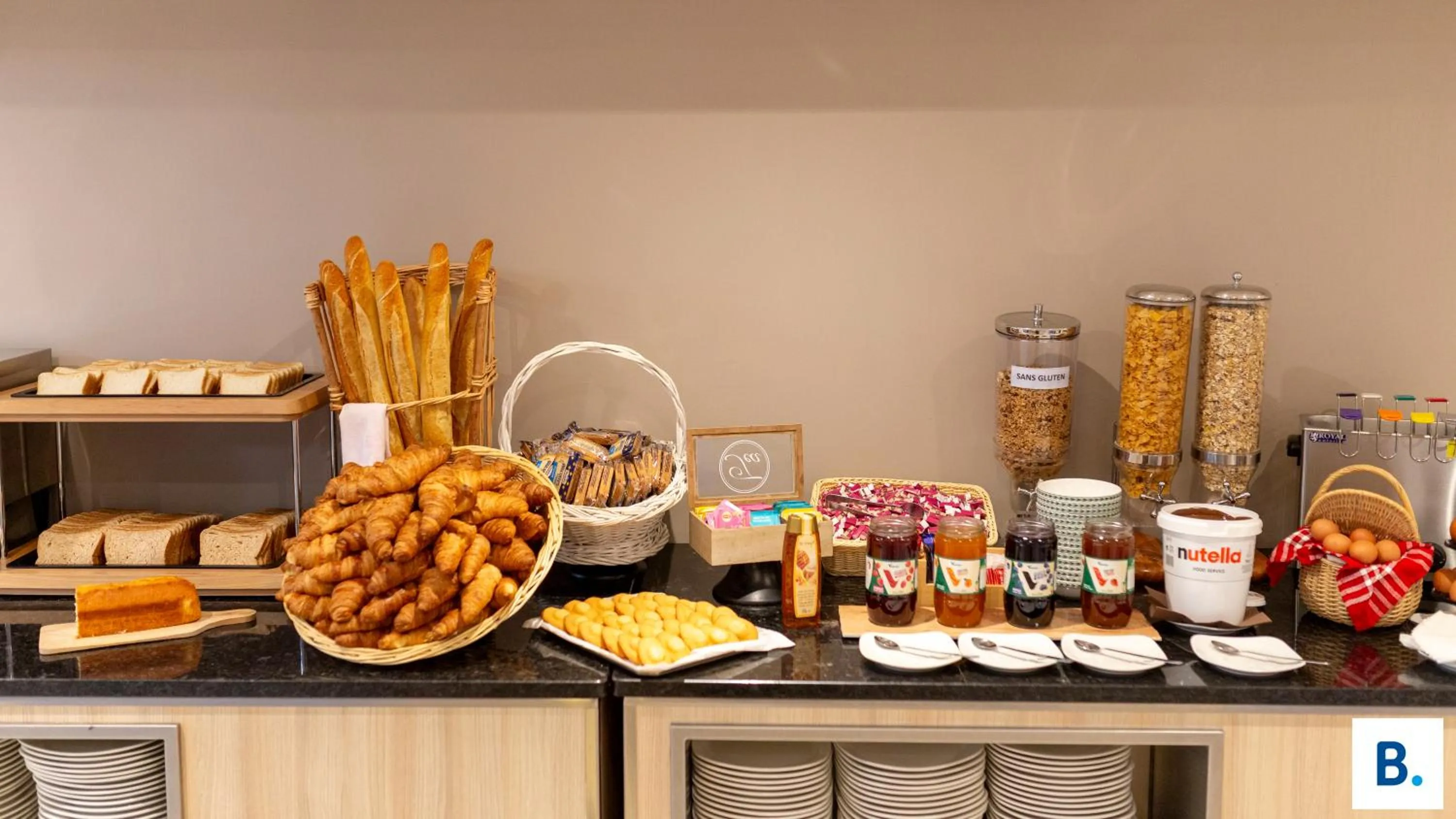 Food and drinks in Hôtel Croix des Bretons - Lourdes Pyrénées