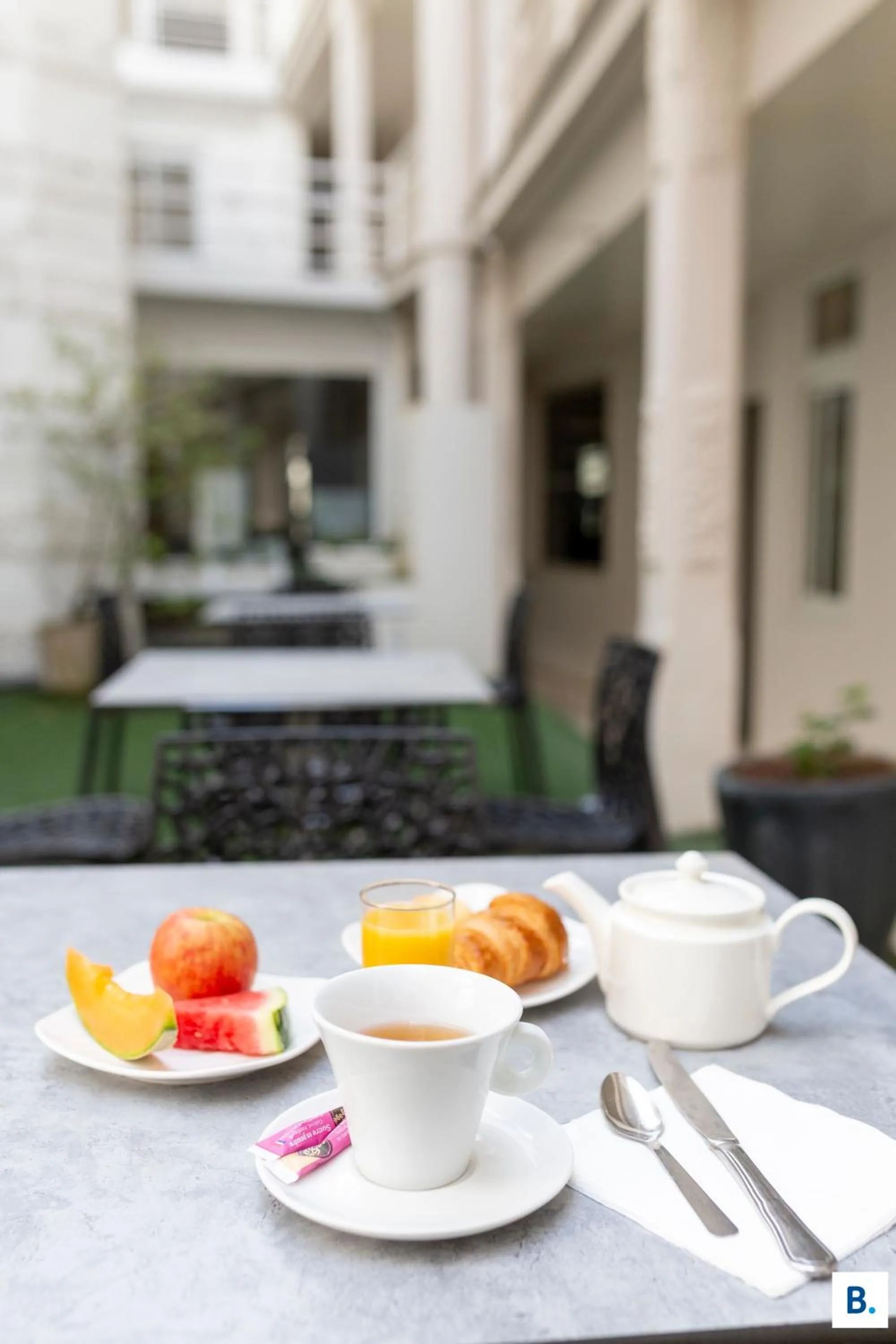 Patio in Hôtel Croix des Bretons - Lourdes Pyrénées