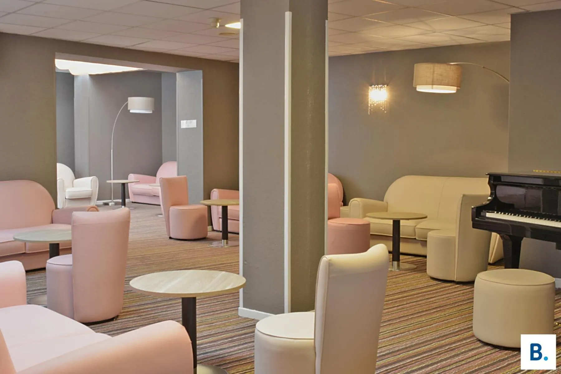 Living room in Hôtel Croix des Bretons - Lourdes Pyrénées