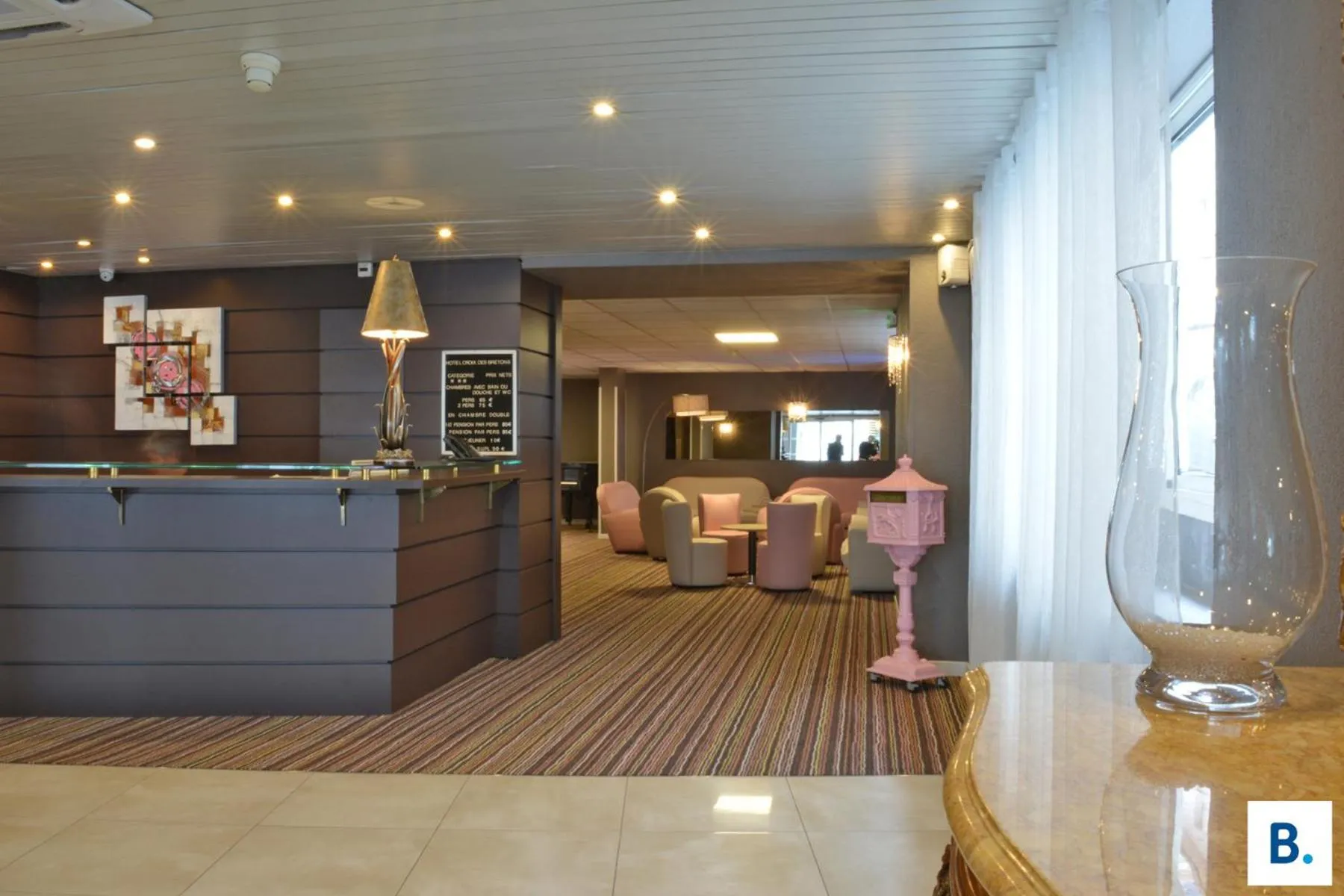 Lobby or reception in Hôtel Croix des Bretons - Lourdes Pyrénées