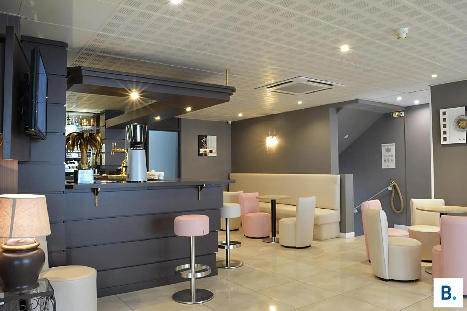Lounge or bar in Hôtel Croix des Bretons - Lourdes Pyrénées
