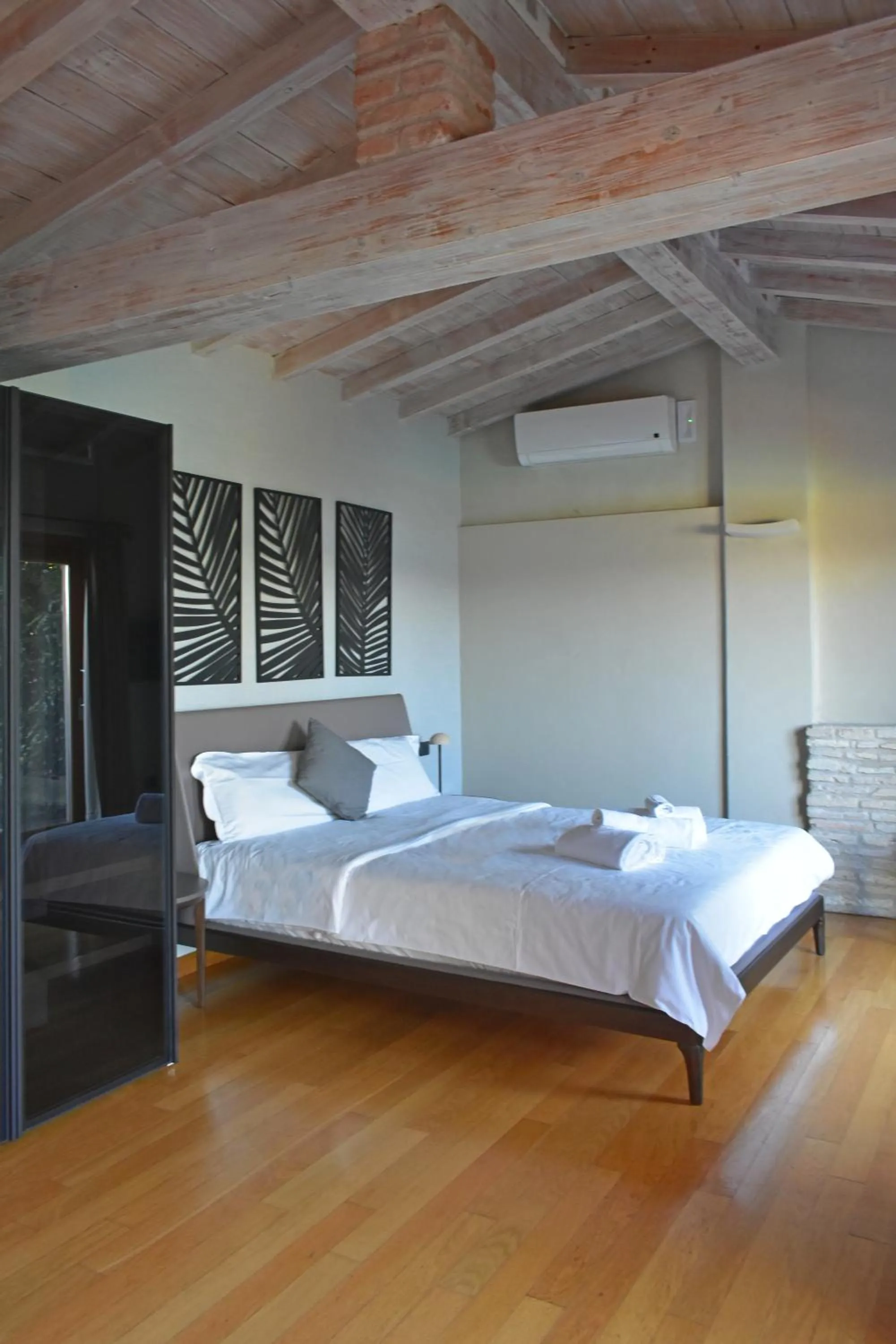 Bed in Villa Pioppi Hotel