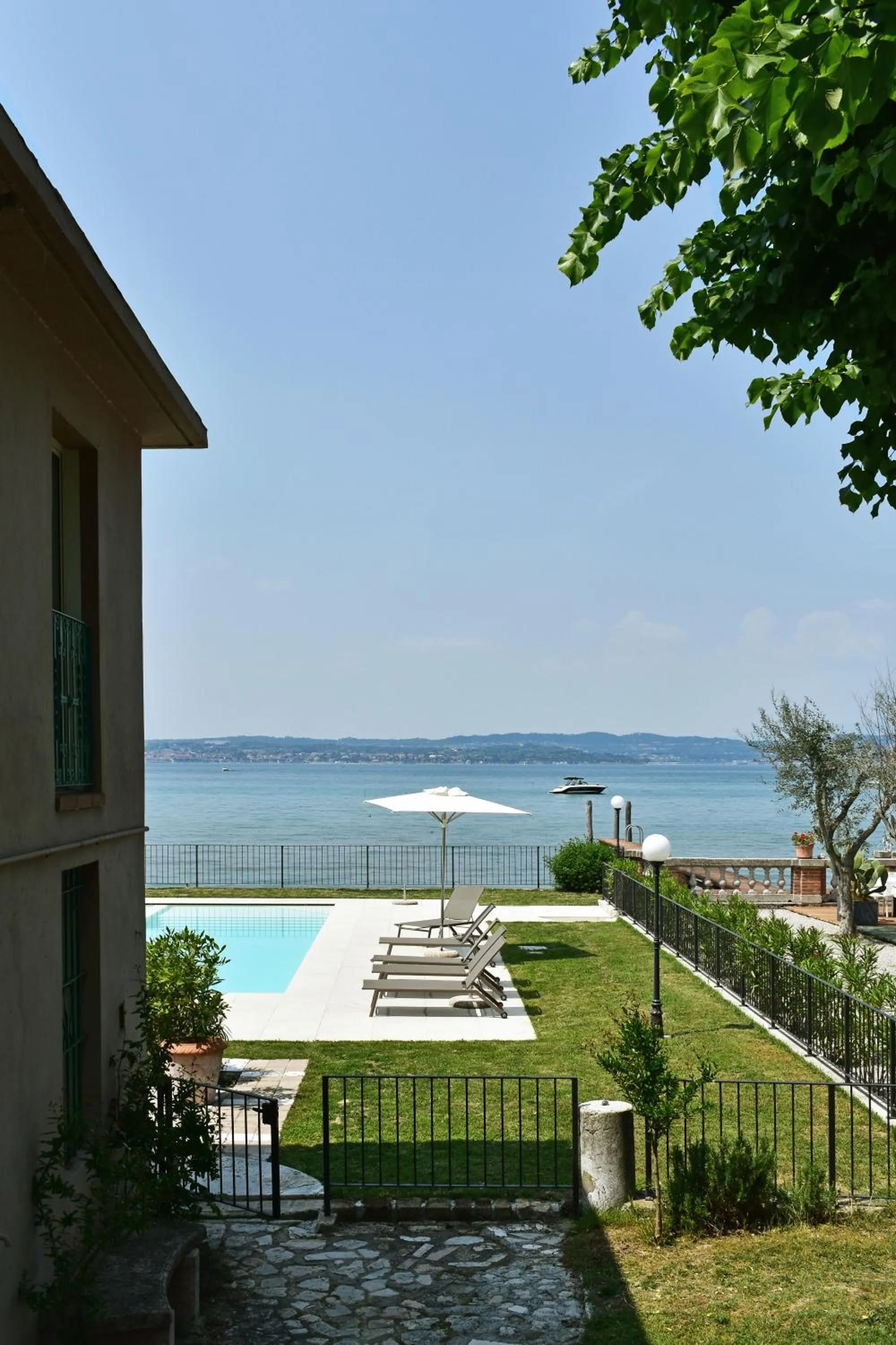 Swimming pool in Villa Pioppi Hotel
