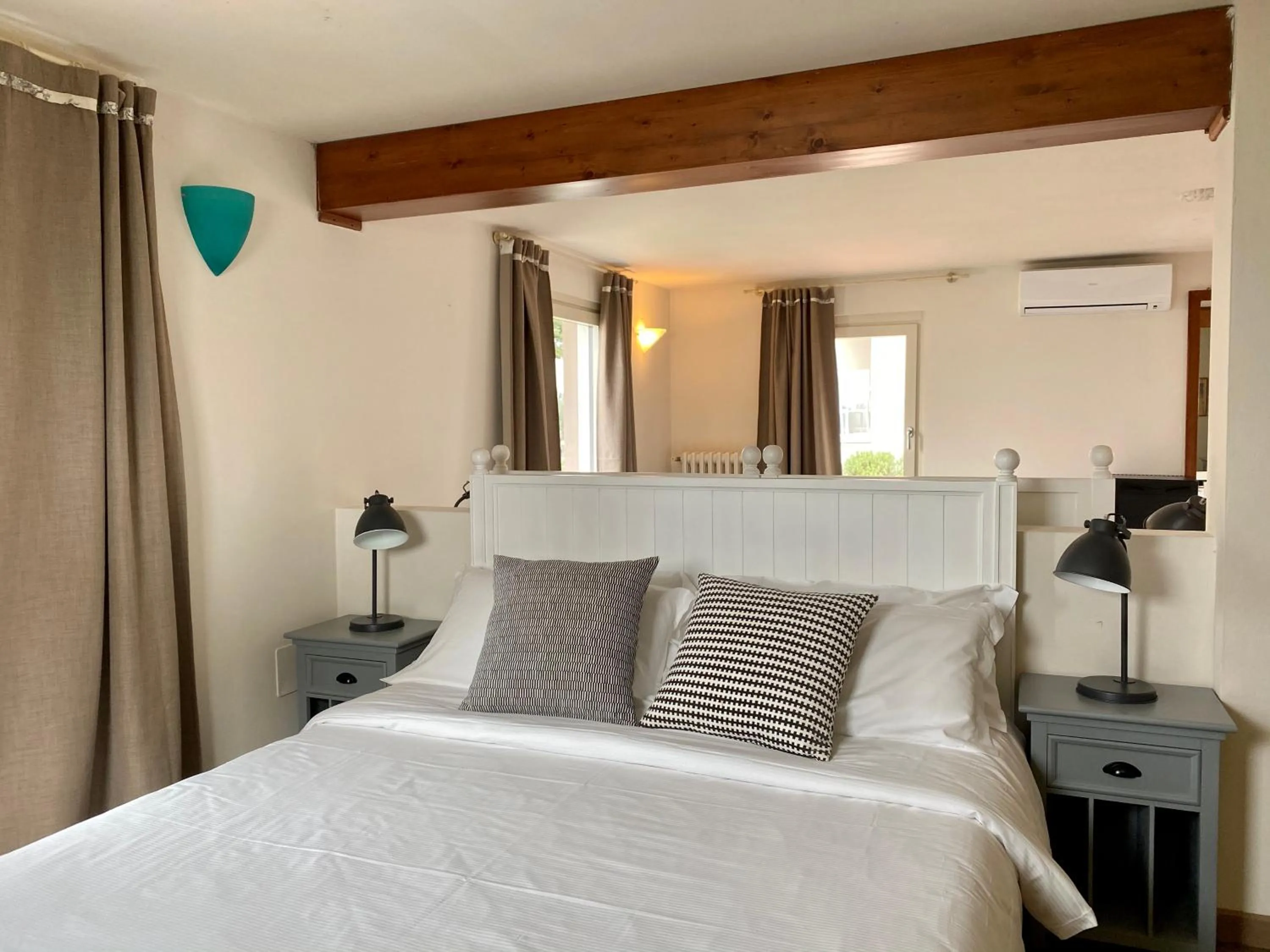 Bed in Villa Pioppi Hotel