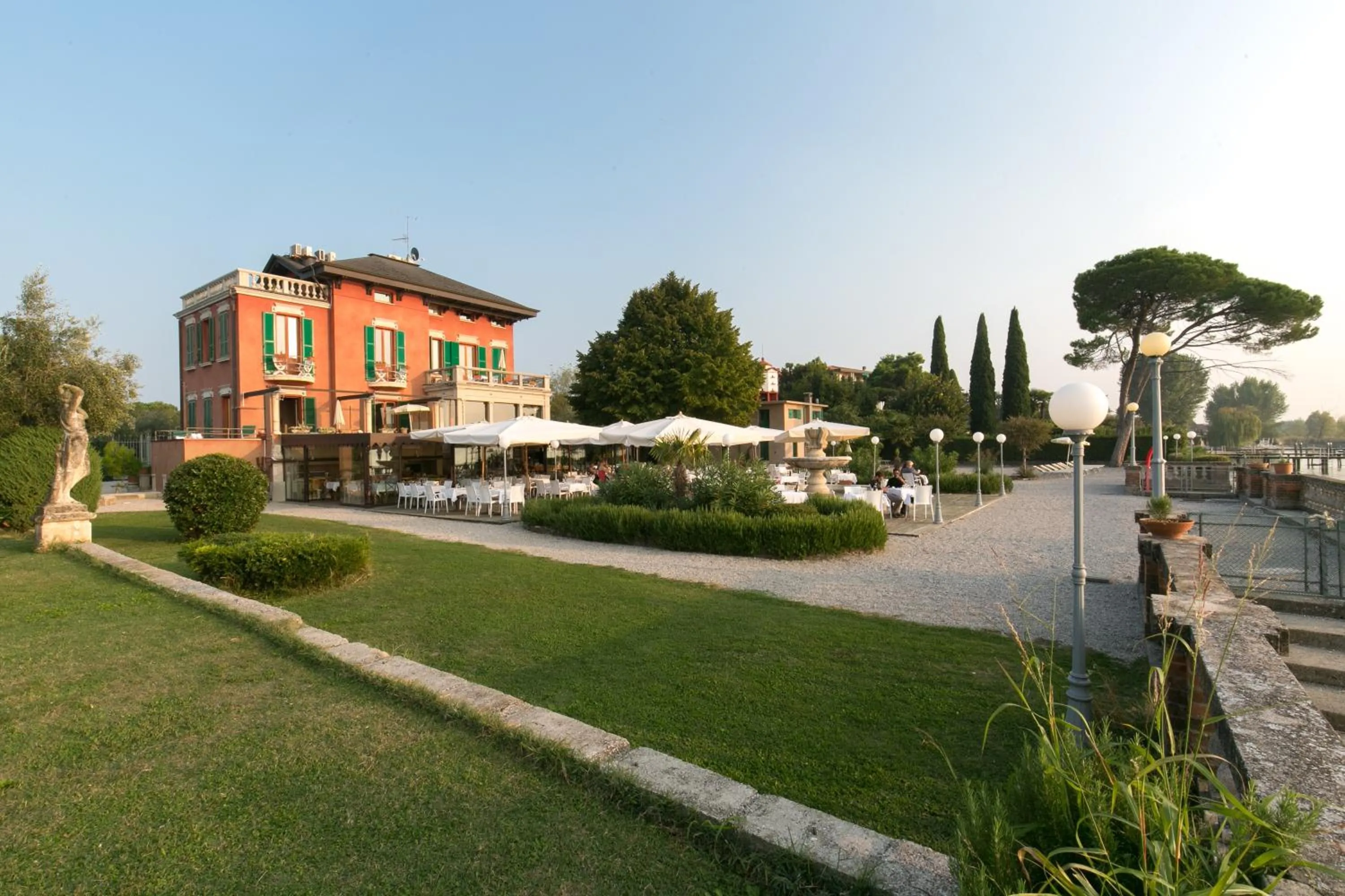 Restaurant/places to eat in Villa Pioppi Hotel