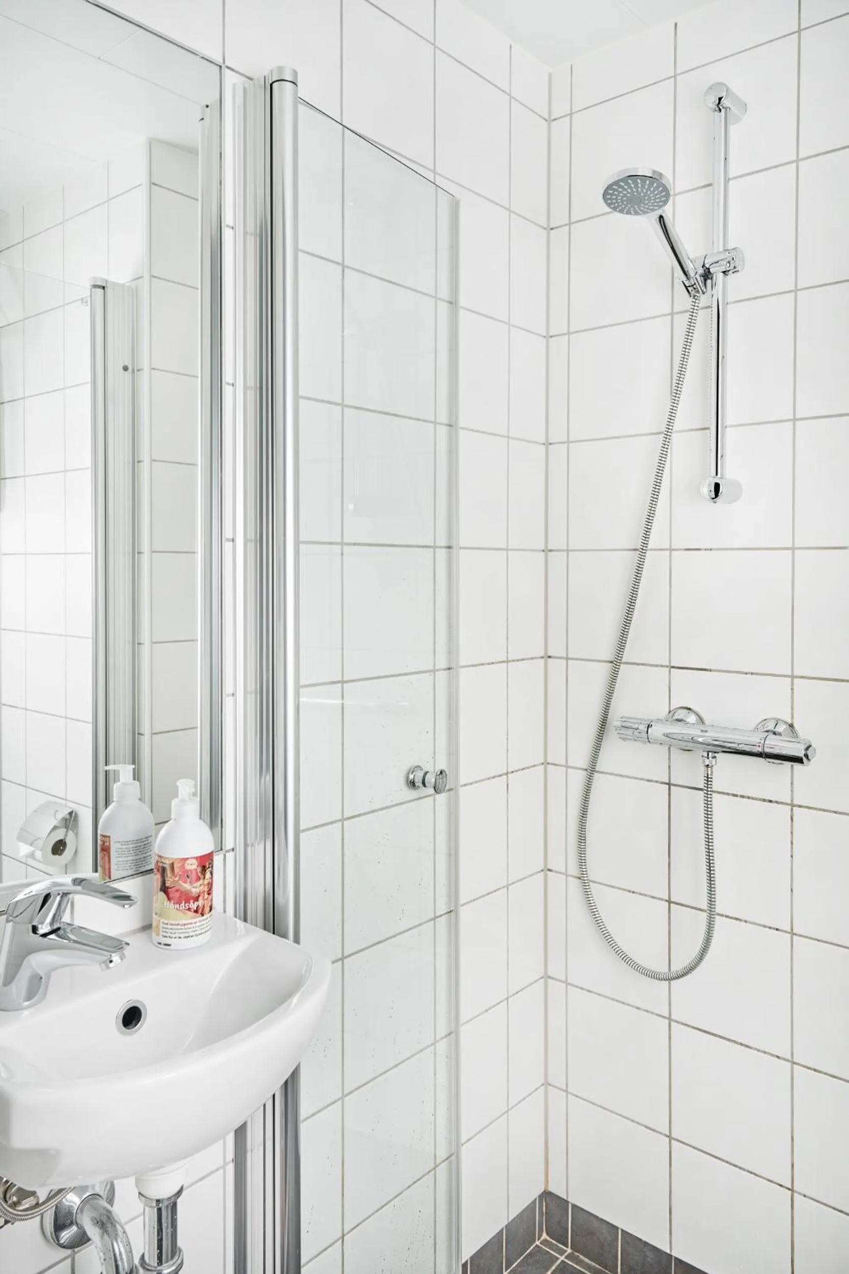 Bathroom in Smarthotel Oslo