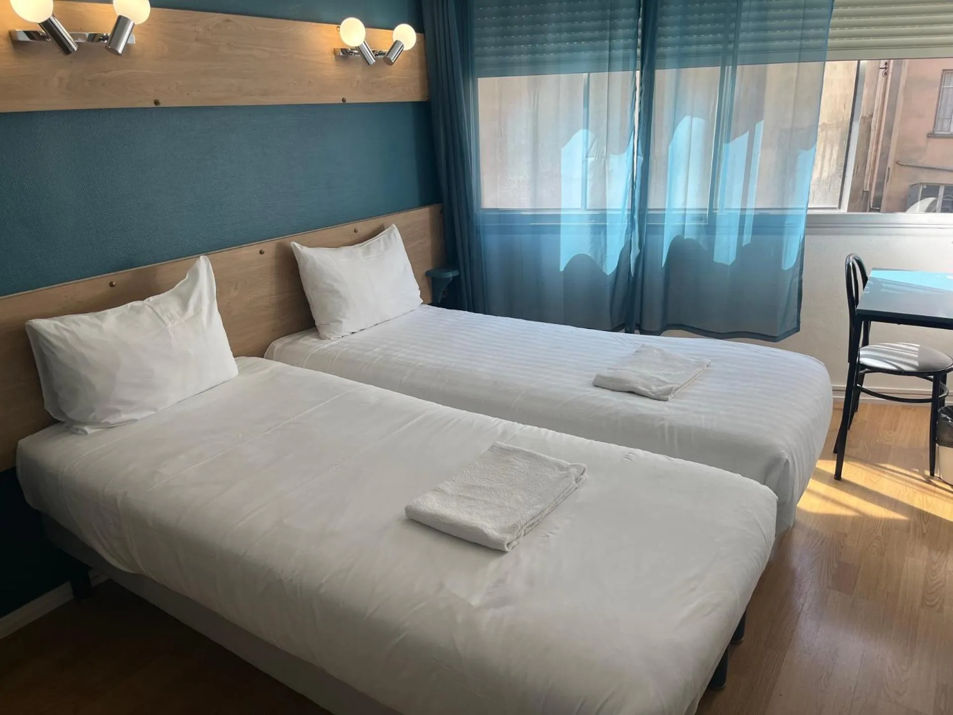 Bed in greet hotel Grenoble Centre Gare