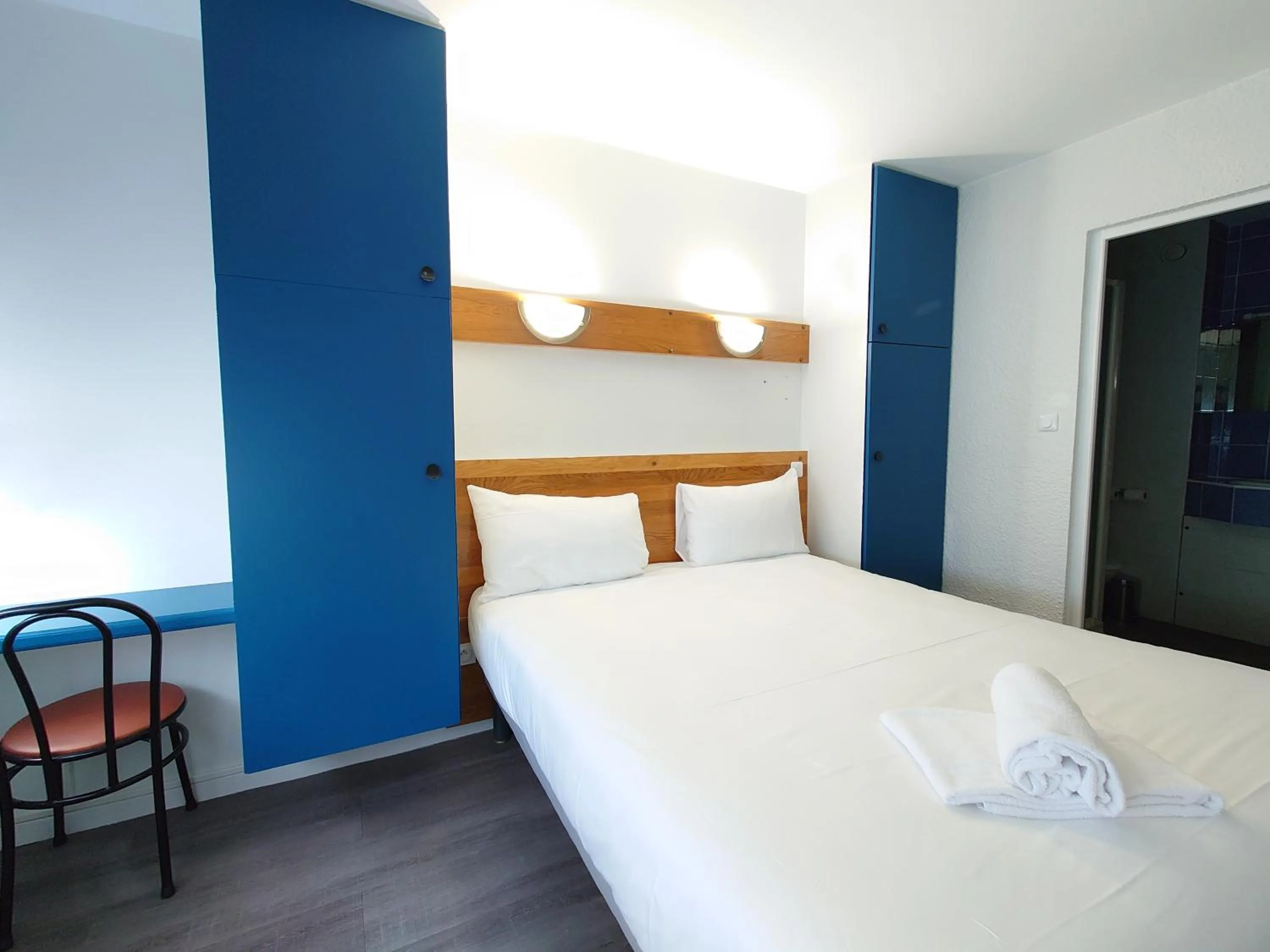 Bed in greet hotel Grenoble Centre Gare