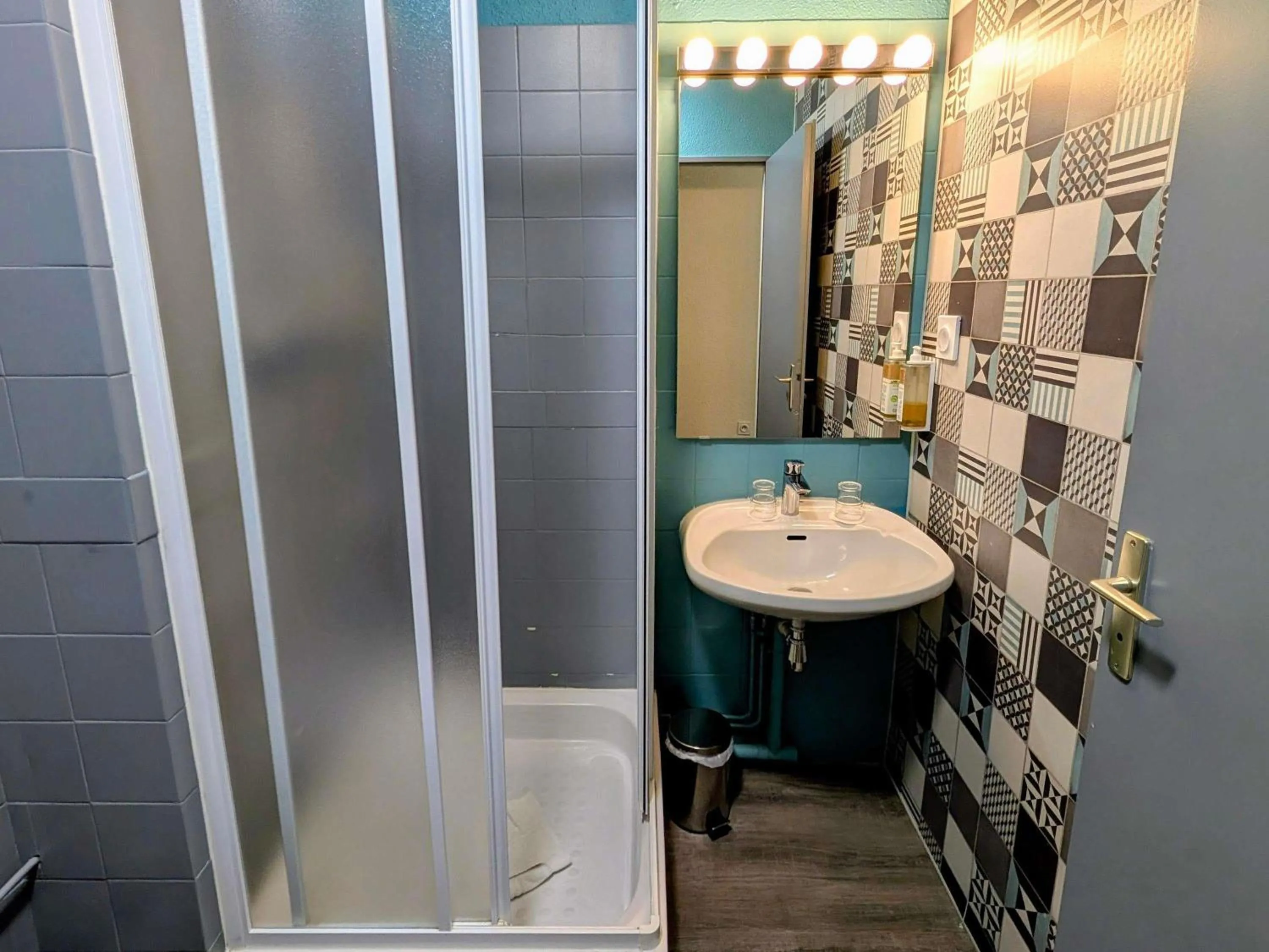 Property building in greet hotel Grenoble Centre Gare