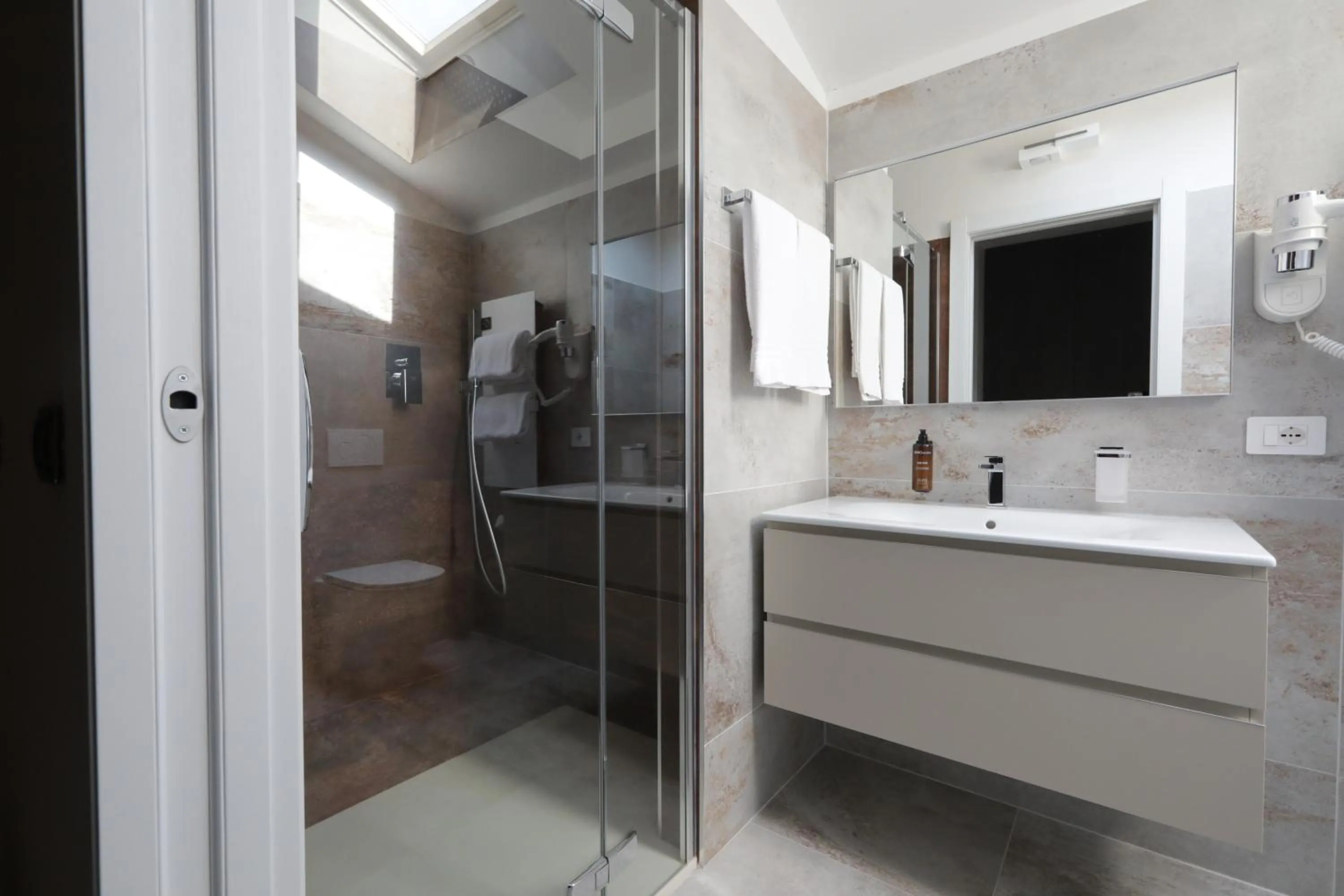 Shower in Hotel Residence Aurora