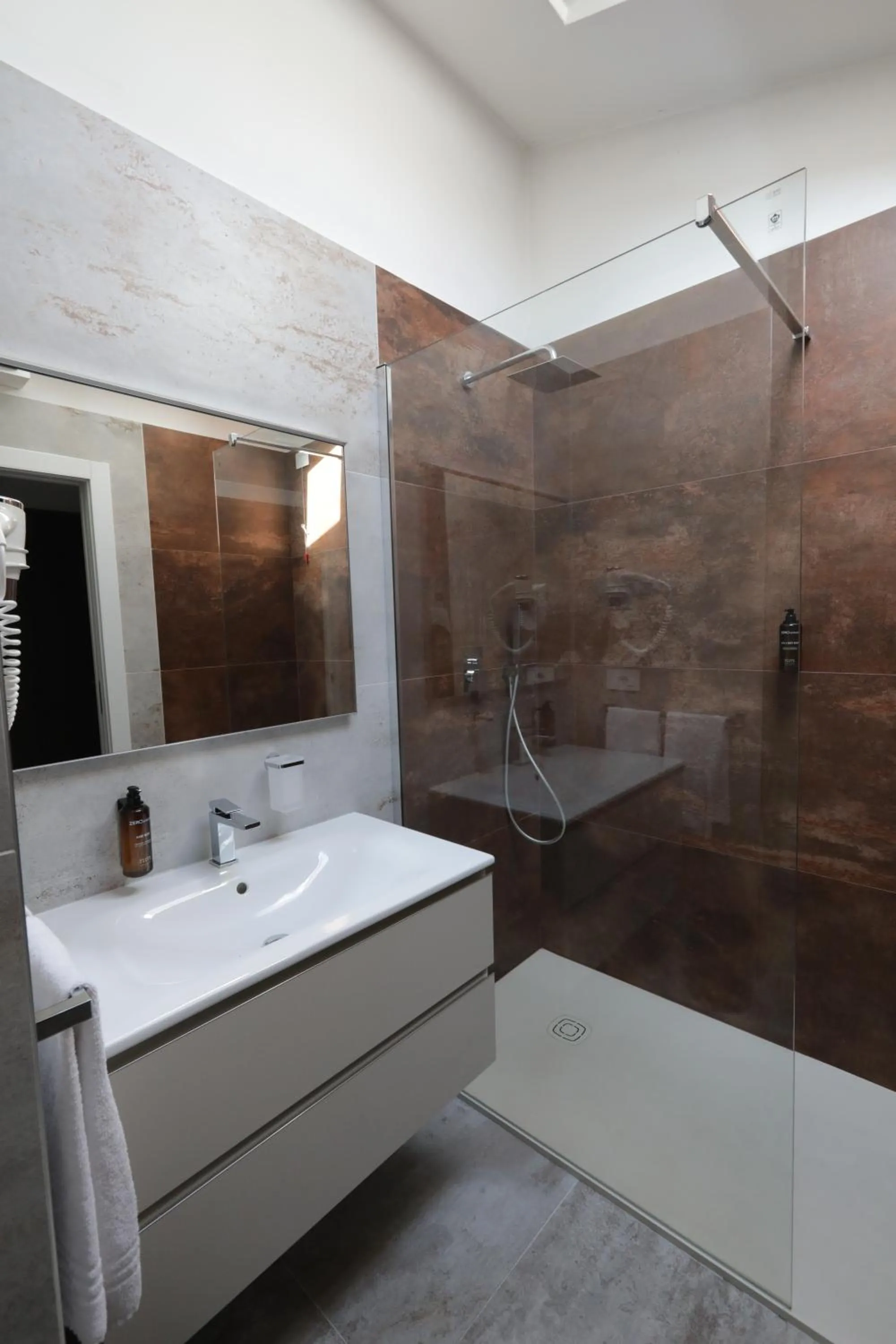 Shower in Hotel Residence Aurora