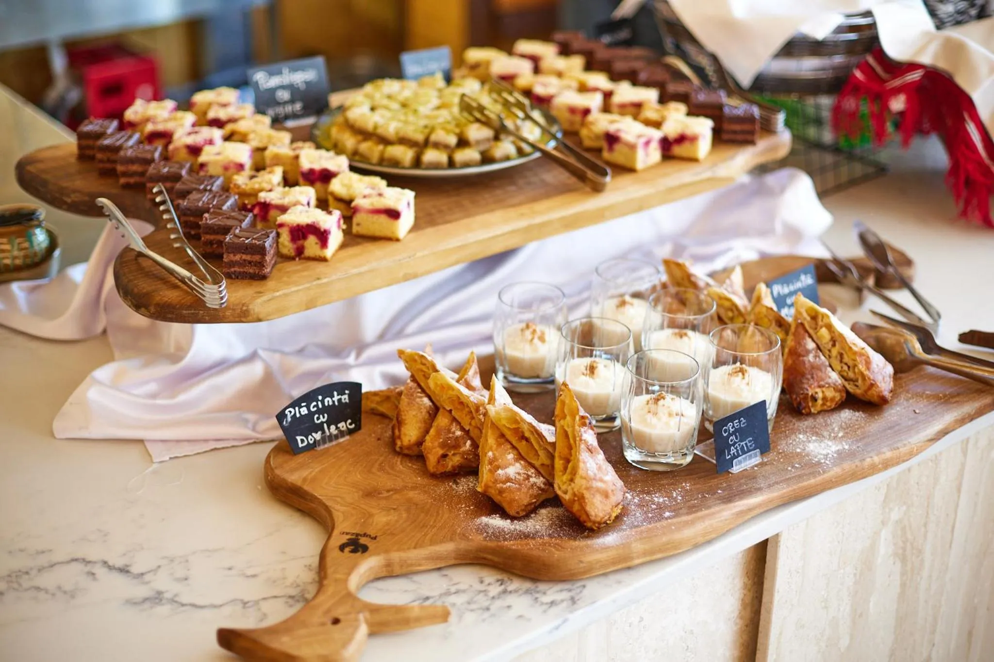 Restaurant/places to eat in Lebada Luxury Resort & Spa